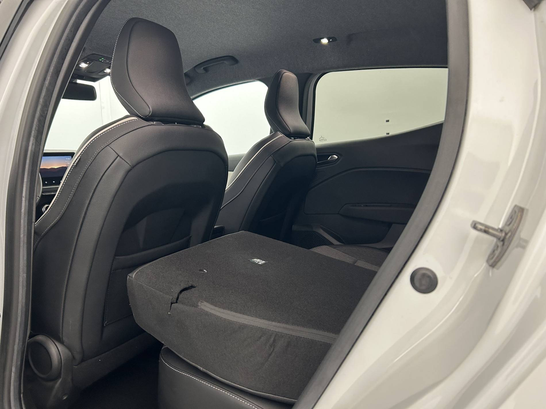 Vente en ligne Renault Clio 5 Clio E-Tech full hybrid 145 au prix de 17 990 €