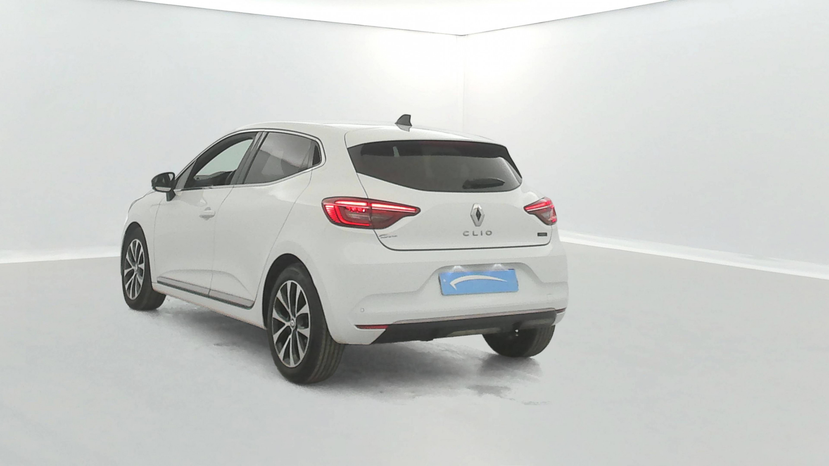 Vente en ligne Renault Clio 5 Clio E-Tech full hybrid 145 au prix de 17 990 €