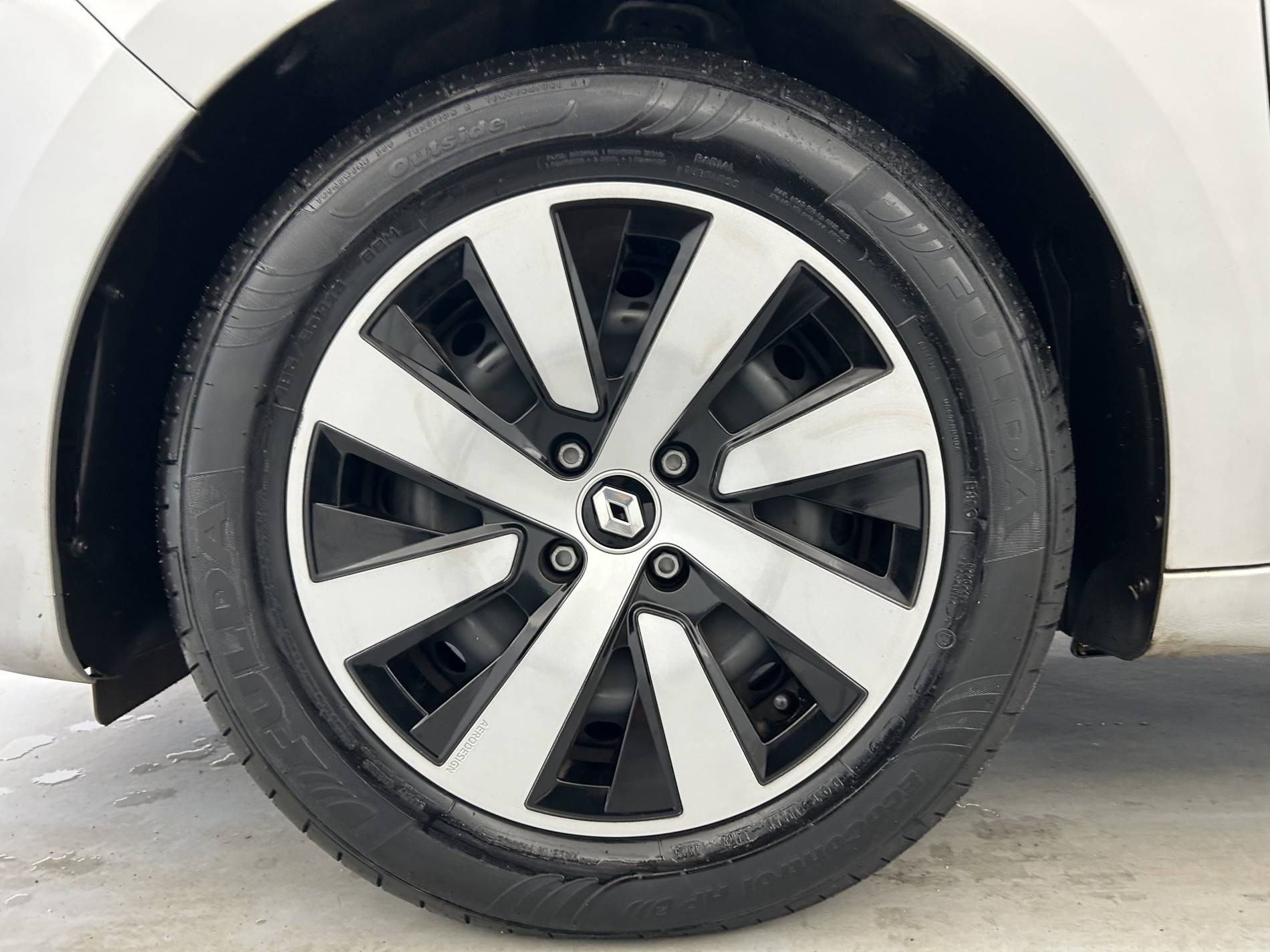 Vente en ligne Renault Clio 5 Clio TCe 90 au prix de 14 990 €