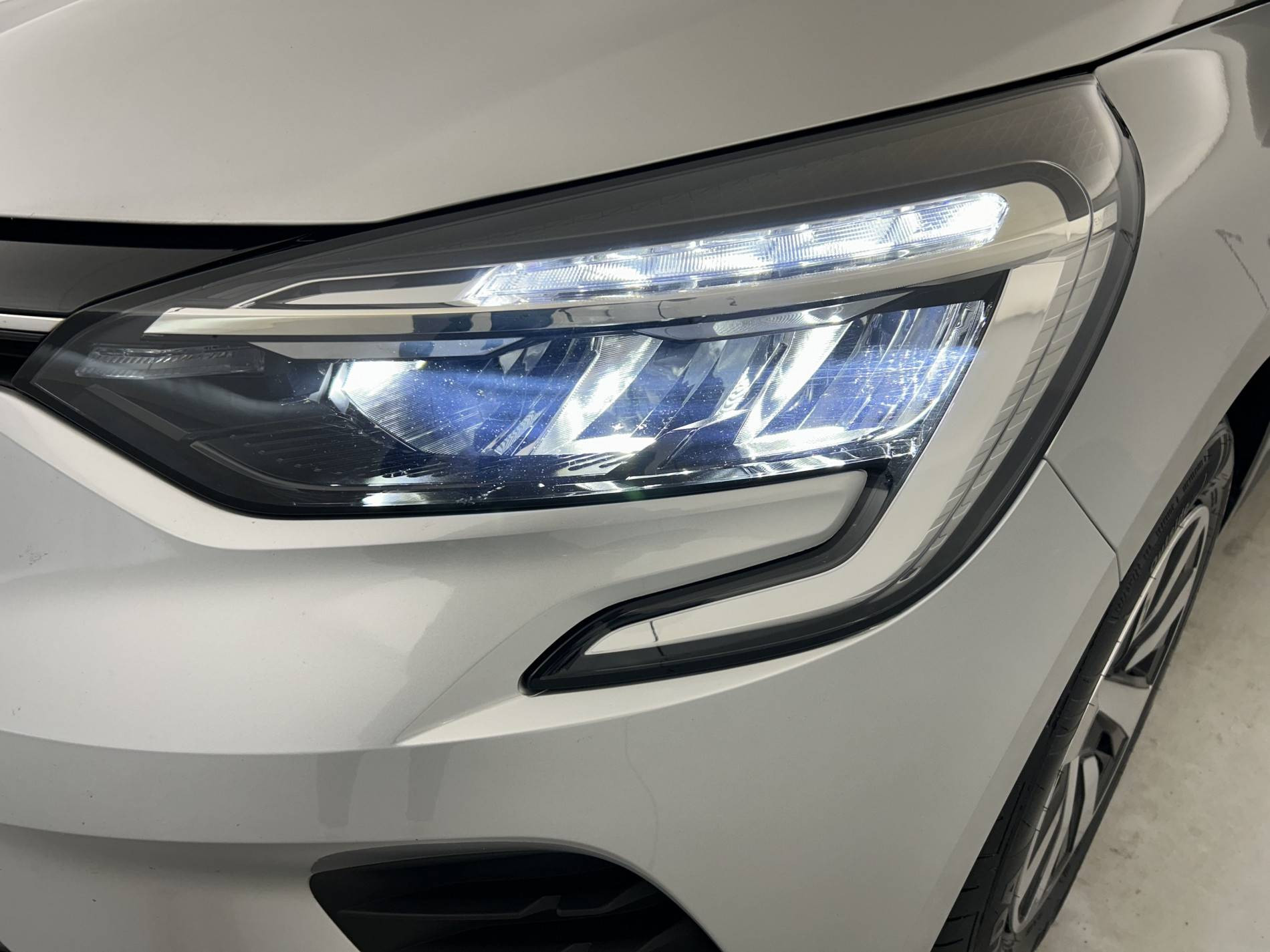 Vente en ligne Renault Clio 5 Clio TCe 90 au prix de 14 990 €