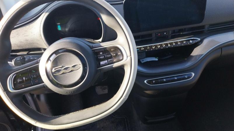 Vente en ligne Fiat 500 électrique 500 e 118 ch au prix de 15 900 €