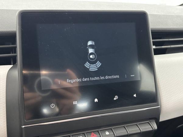 Vente en ligne Renault Clio 5 Clio E-Tech 140 au prix de 16 490 €