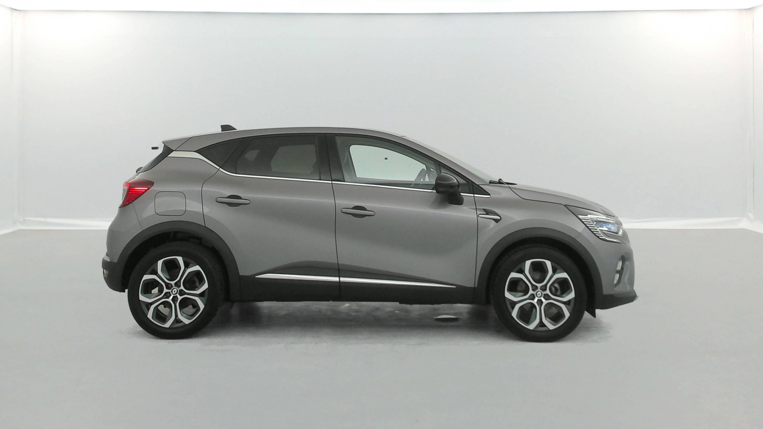 Vente en ligne Renault Captur  E-Tech Plug-in 160 - 21 au prix de 19 490 €
