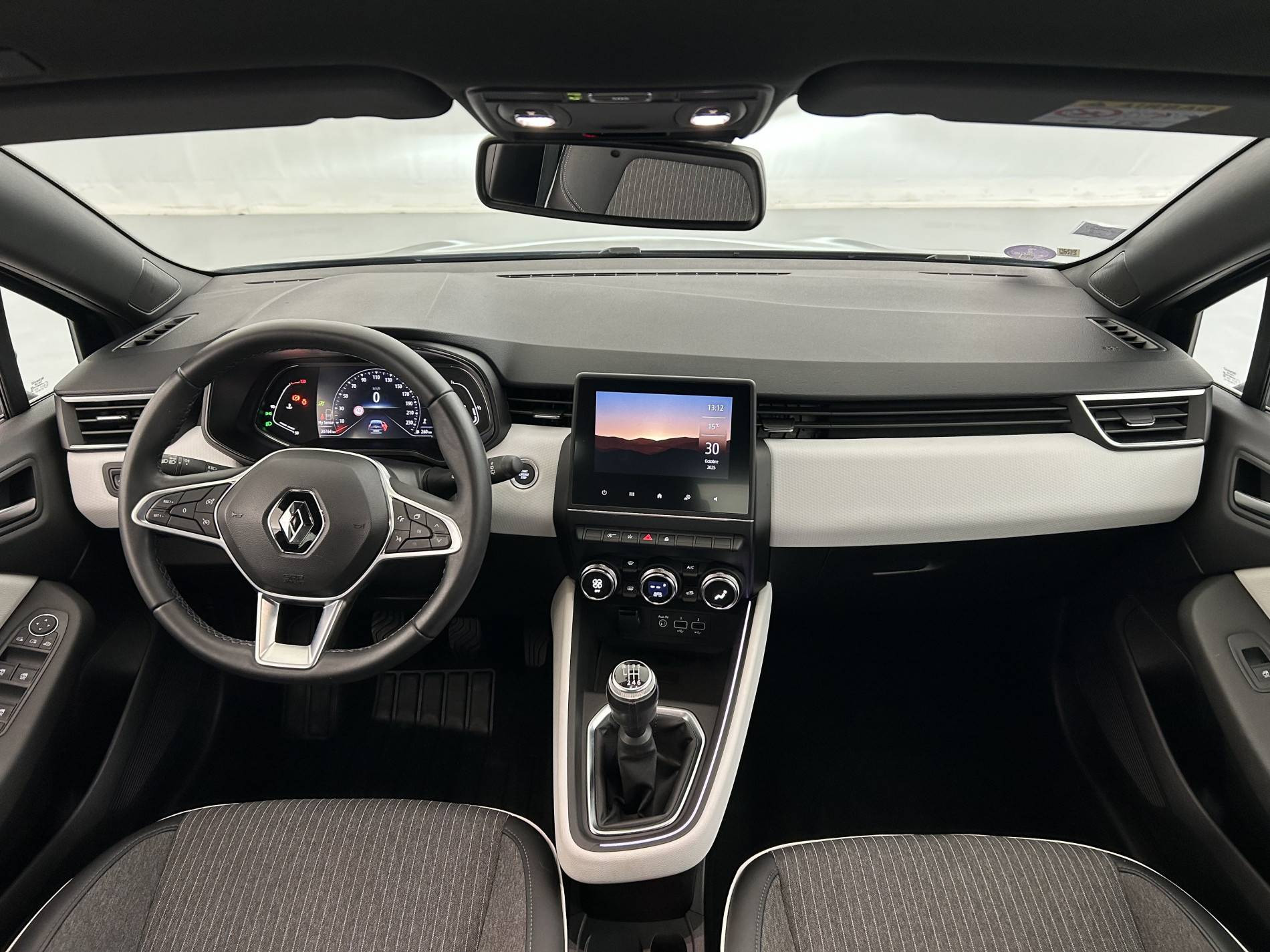 Vente en ligne Renault Clio 5 Clio TCe 90 - 21N au prix de 15 690 €