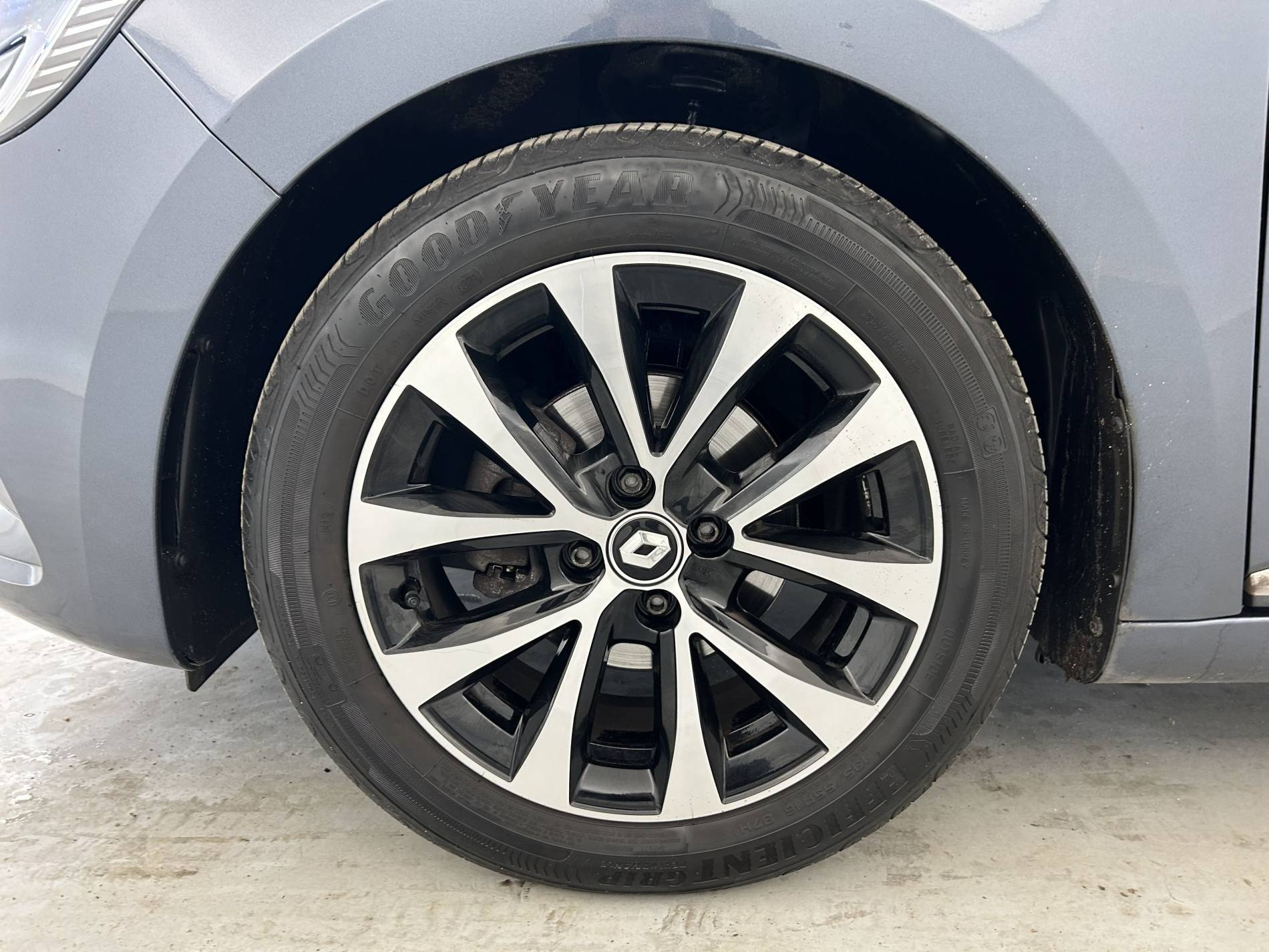 Vente en ligne Renault Clio 5 Clio TCe 90 - 21N au prix de 15 690 €