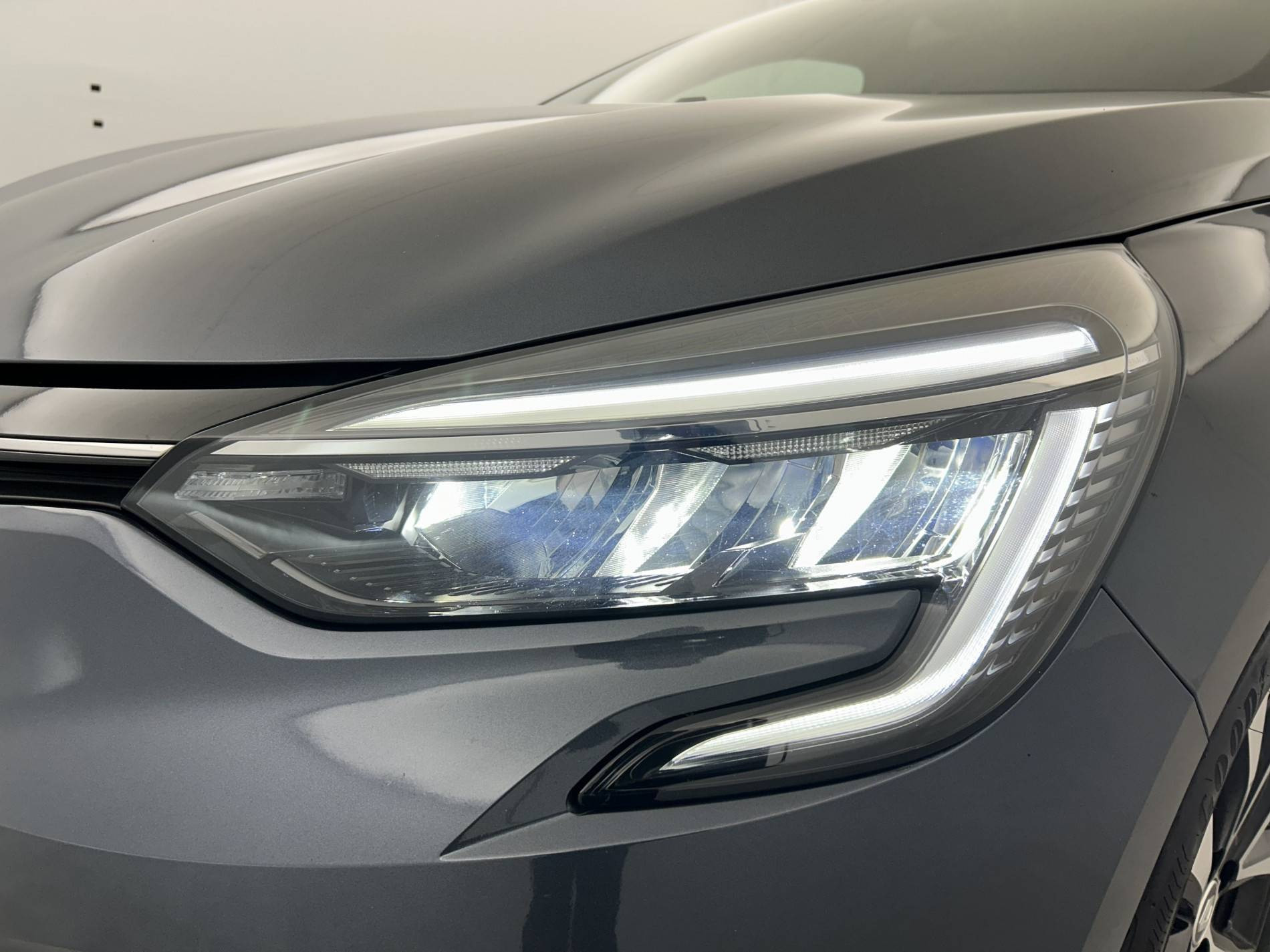 Vente en ligne Renault Clio 5 Clio TCe 90 - 21N au prix de 15 690 €