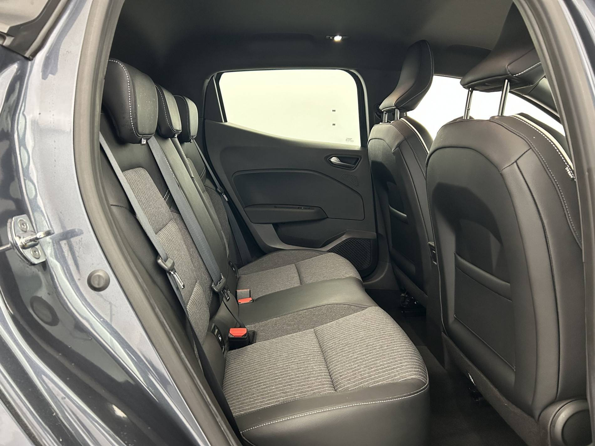 Vente en ligne Renault Clio 5 Clio TCe 90 - 21N au prix de 15 690 €