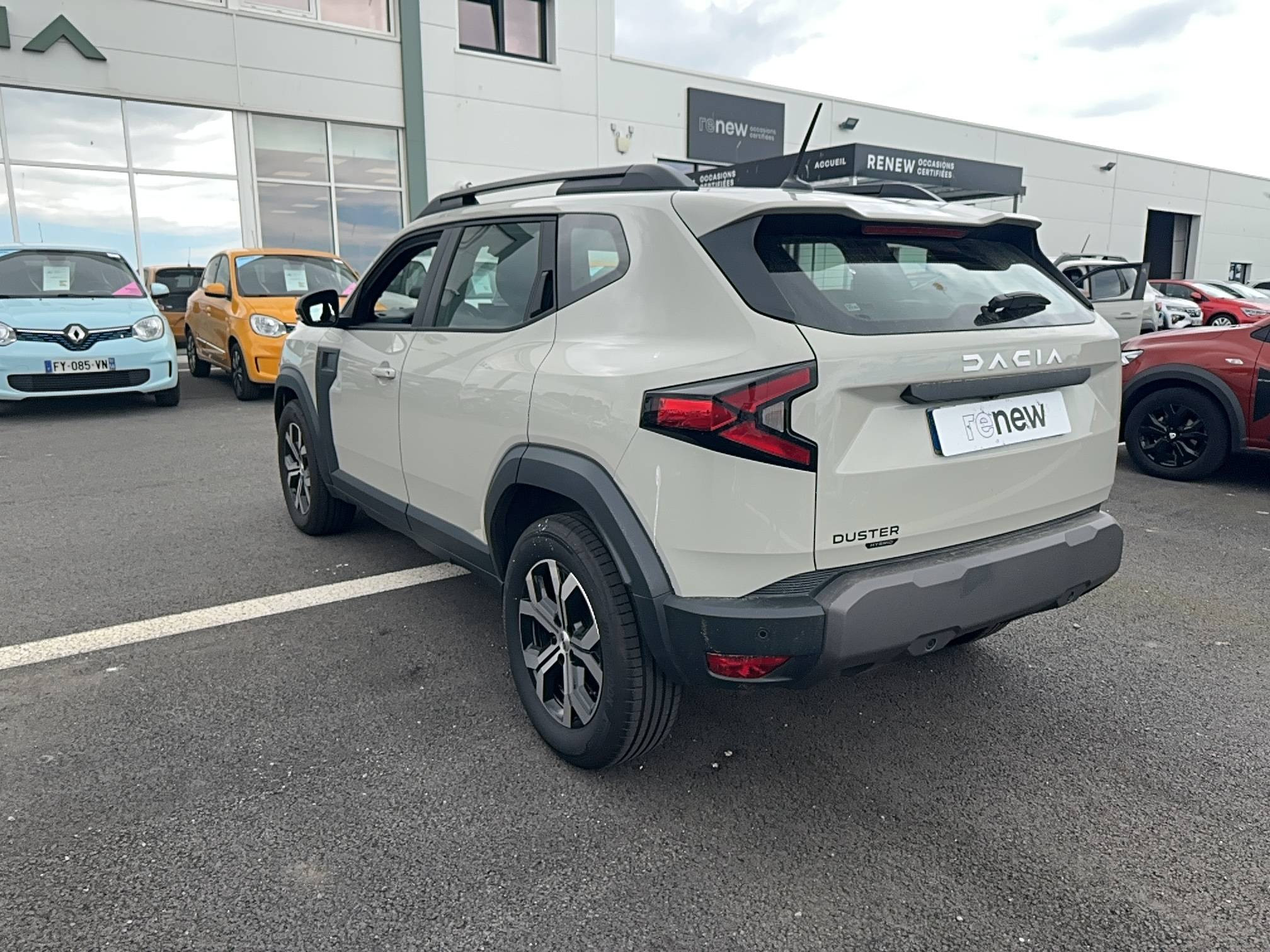 Vente en ligne Dacia Duster  Hybrid 140 au prix de 26 490 €