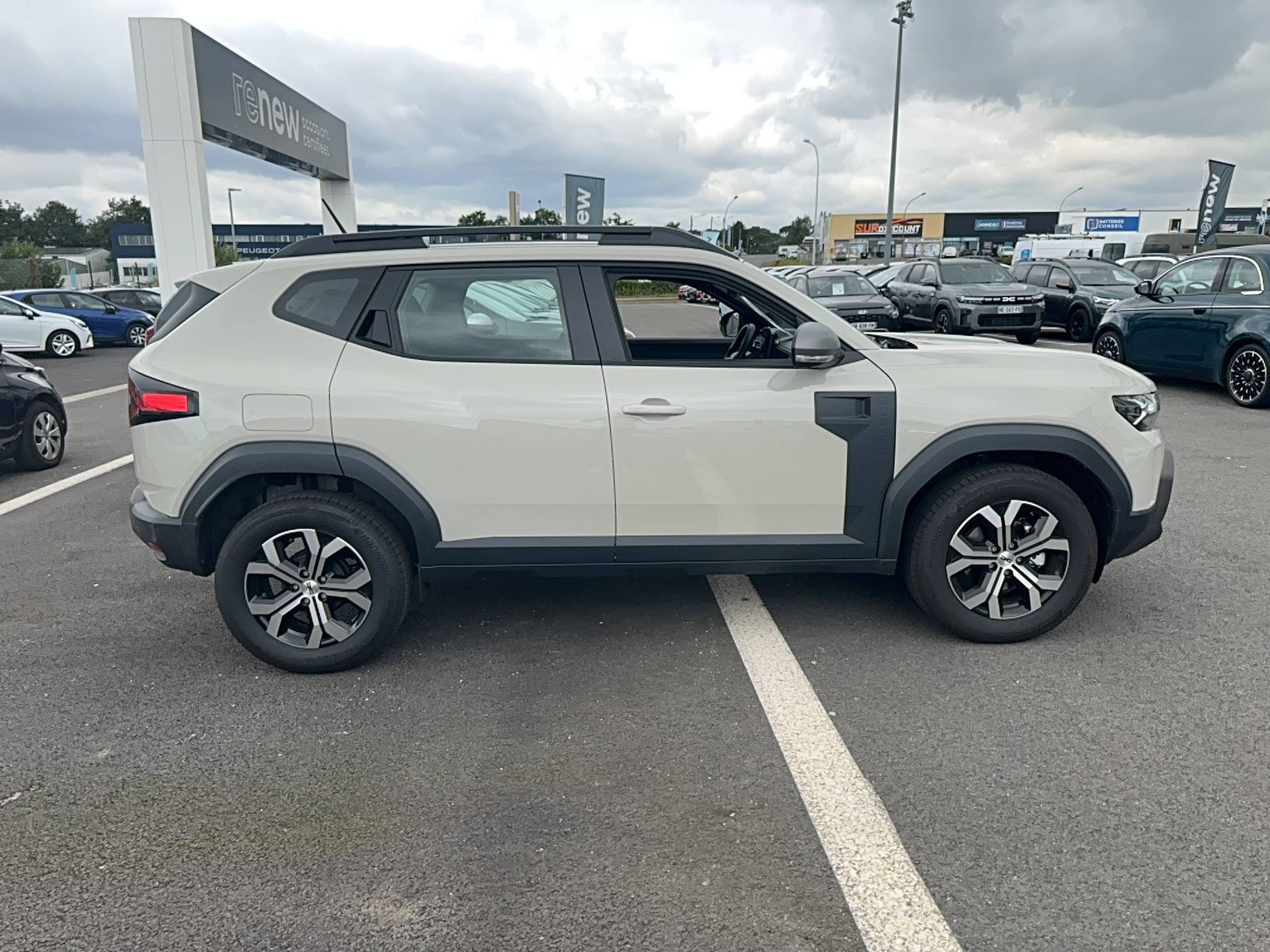 Vente en ligne Dacia Duster  Hybrid 140 au prix de 26 490 €