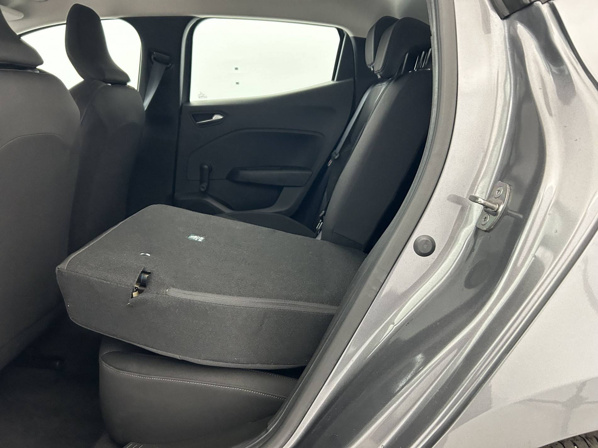 Vente en ligne Renault Clio 5 Clio TCe 90 au prix de 15 990 €