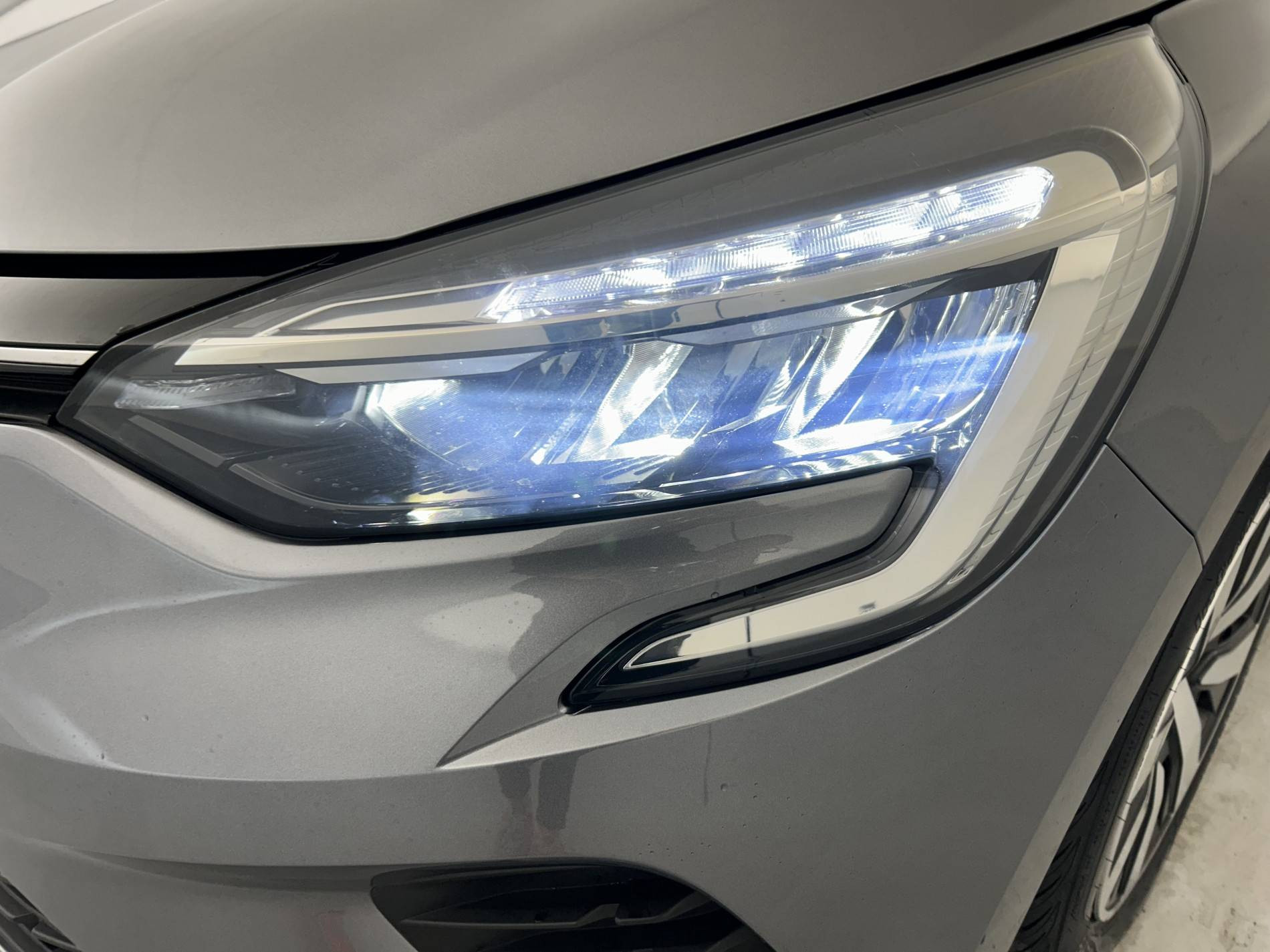 Vente en ligne Renault Clio 5 Clio TCe 90 au prix de 15 990 €