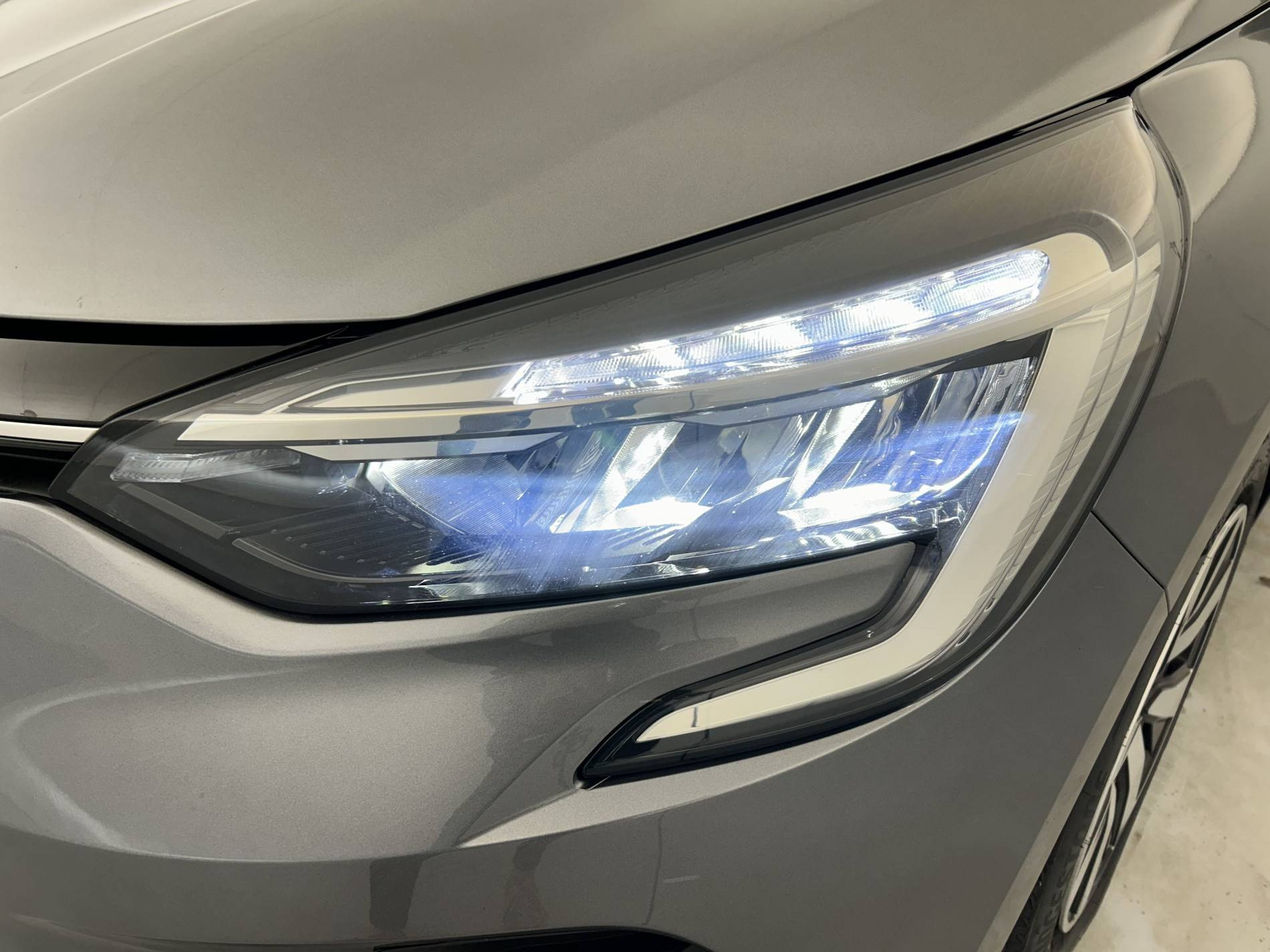 Vente en ligne Renault Clio 5 Clio TCe 90 au prix de 15 990 €