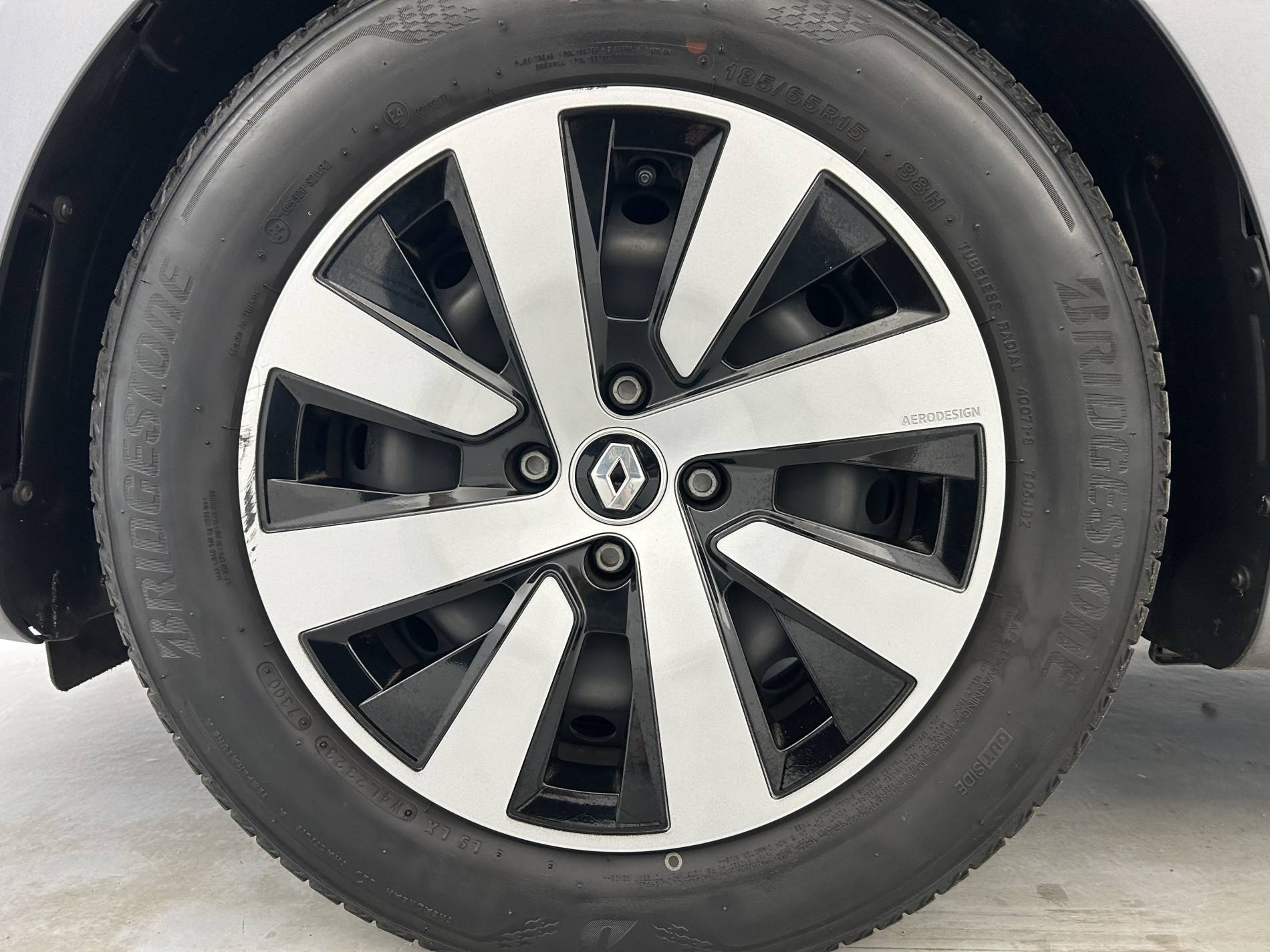 Vente en ligne Renault Clio 5 Clio TCe 90 au prix de 15 990 €