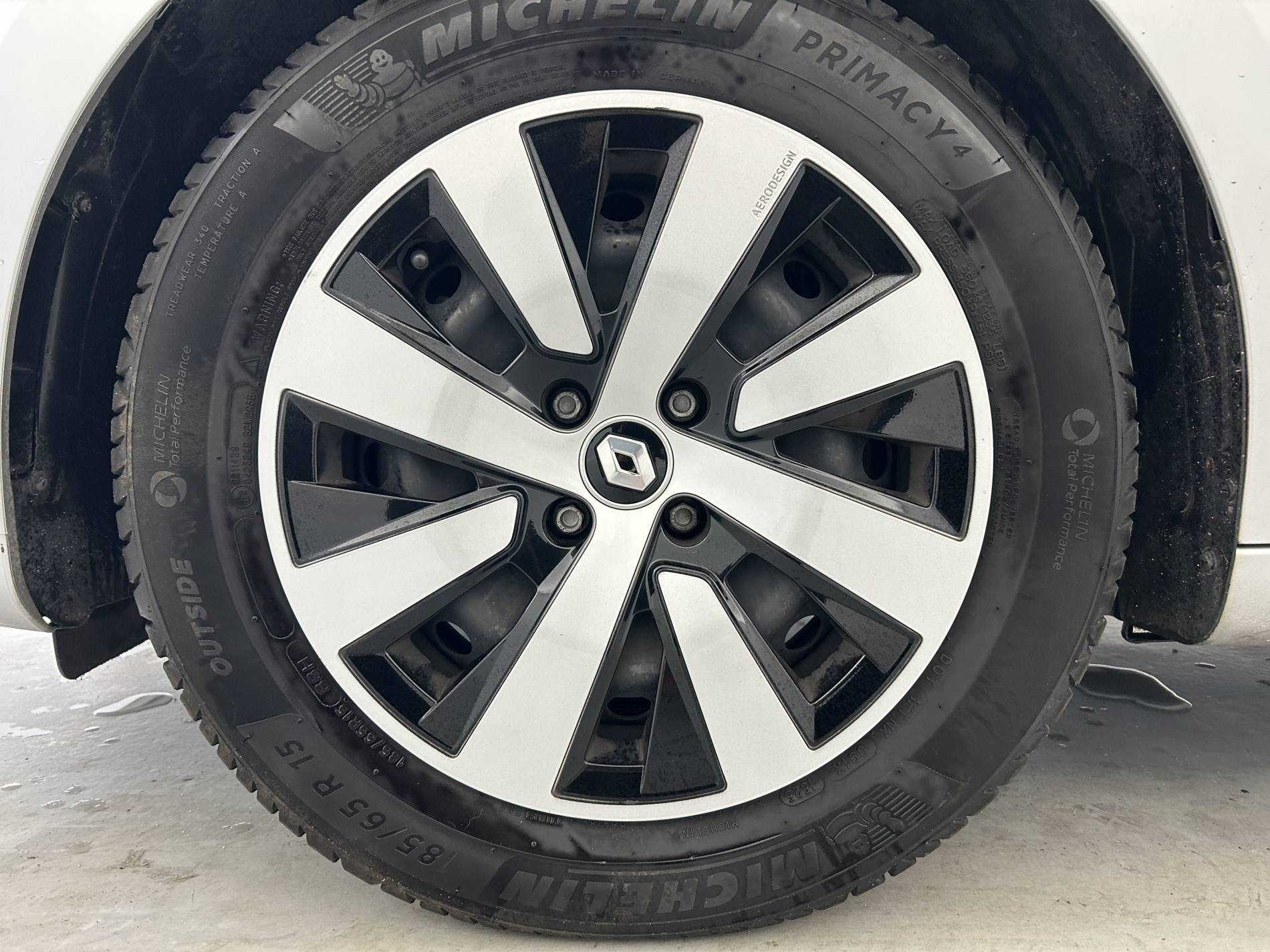 Vente en ligne Renault Clio 5 Clio TCe 90 au prix de 15 490 €