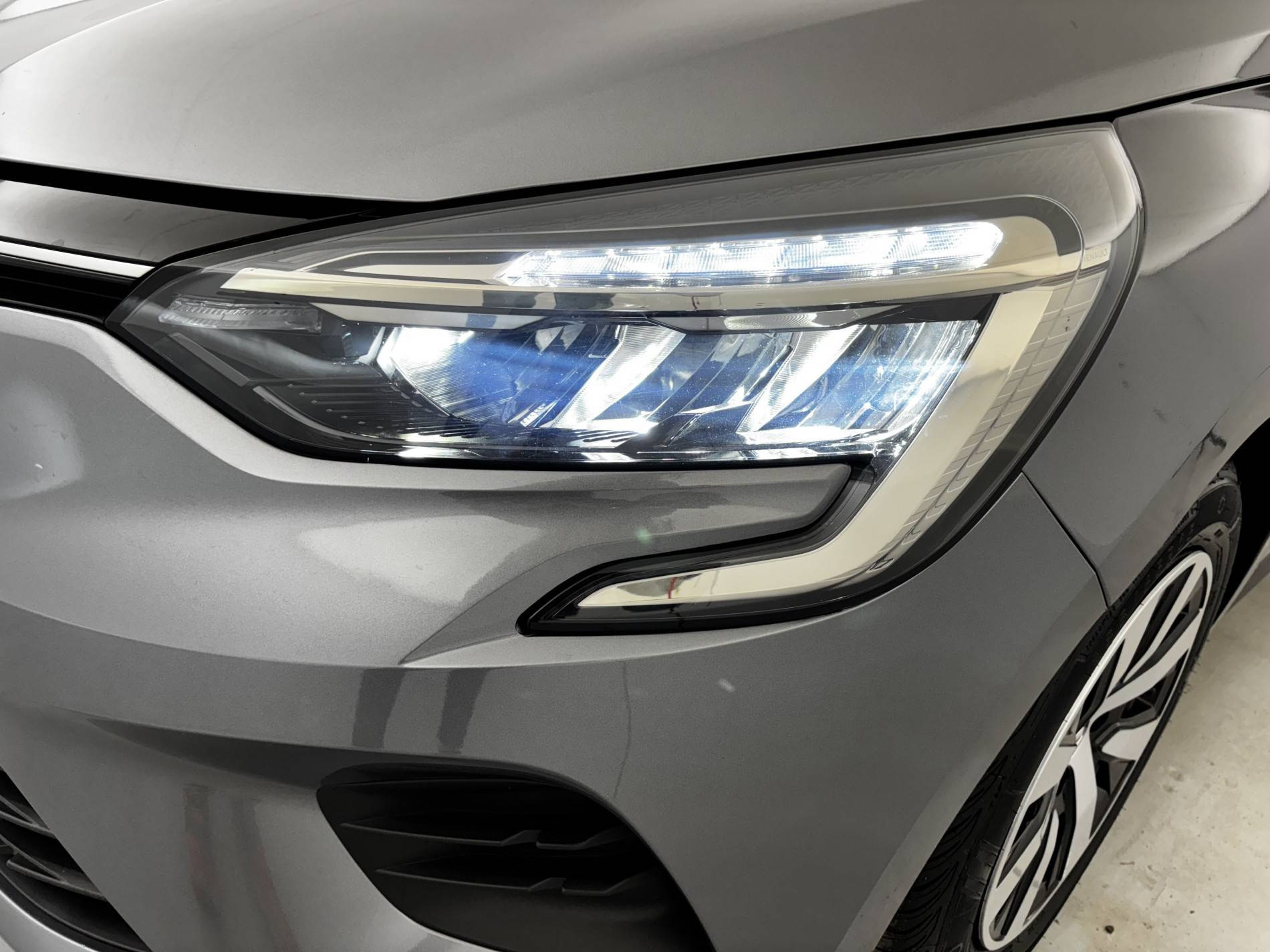 Vente en ligne Renault Clio 5 Clio TCe 90 au prix de 15 990 €