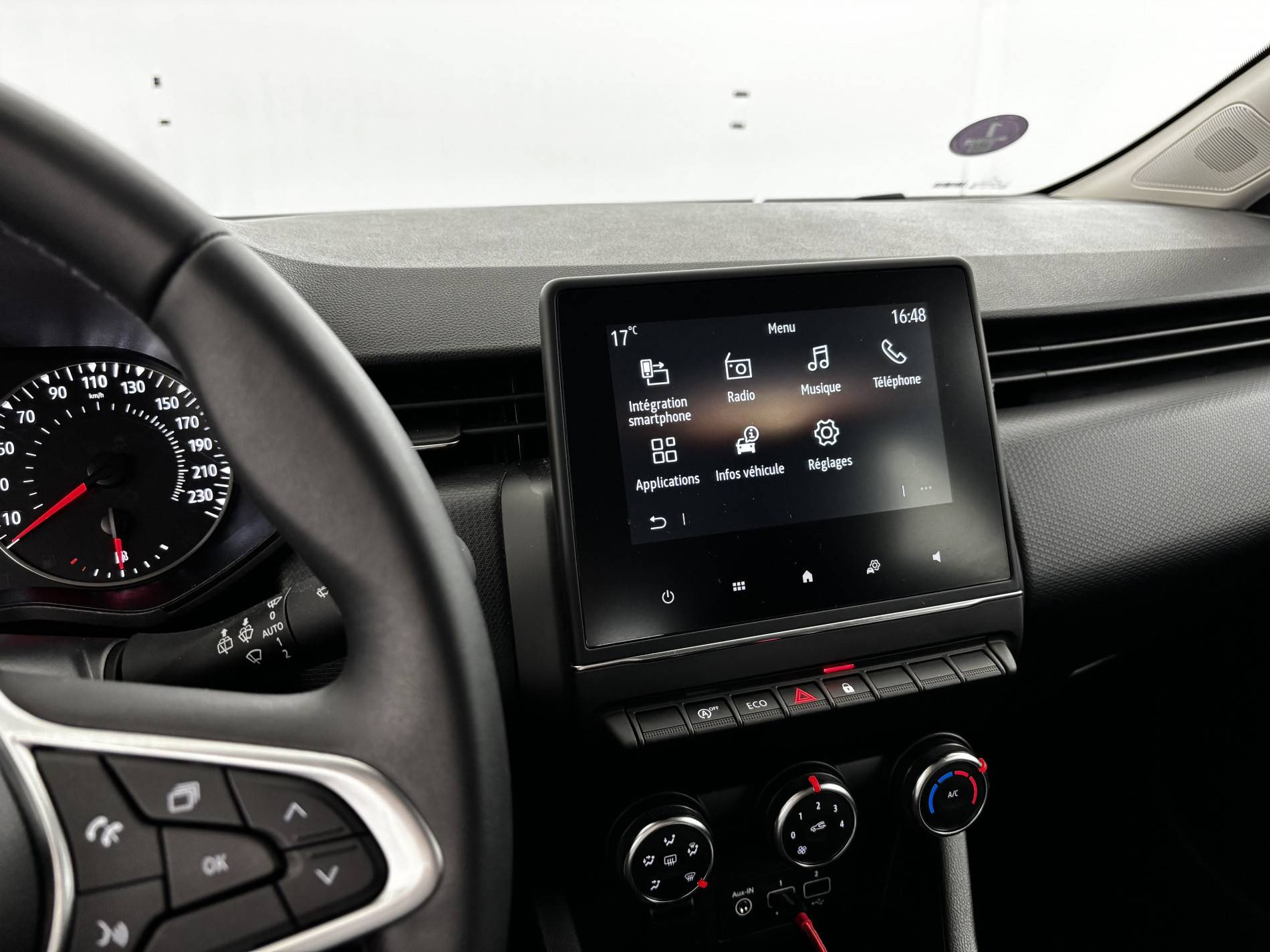 Vente en ligne Renault Clio 5 Clio TCe 90 au prix de 15 990 €