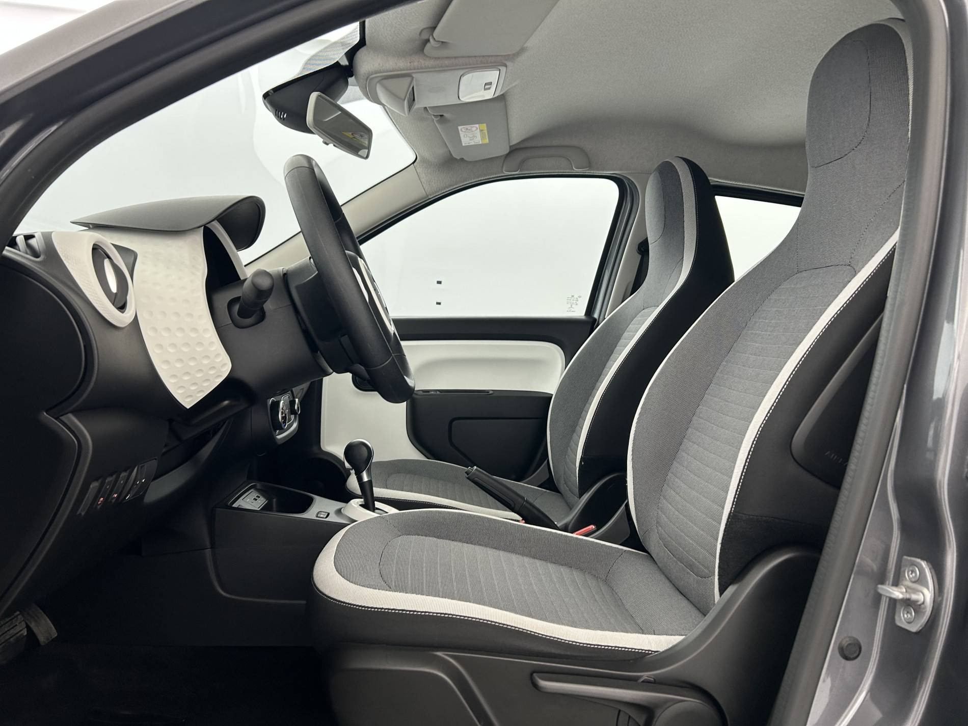 Vente en ligne Renault Twingo Electrique Twingo III E-Tech au prix de 11 690 €