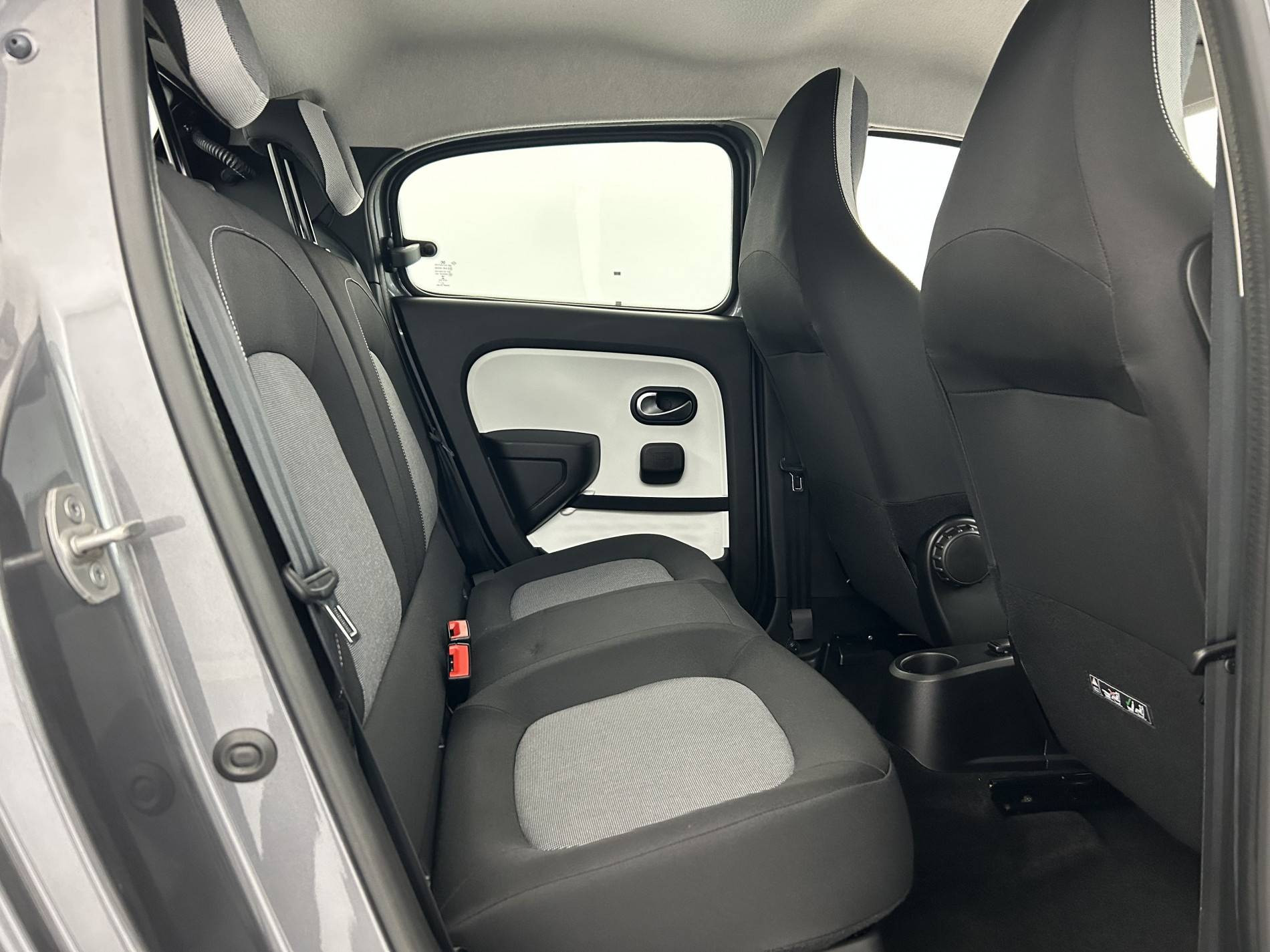 Vente en ligne Renault Twingo Electrique Twingo III E-Tech au prix de 11 690 €