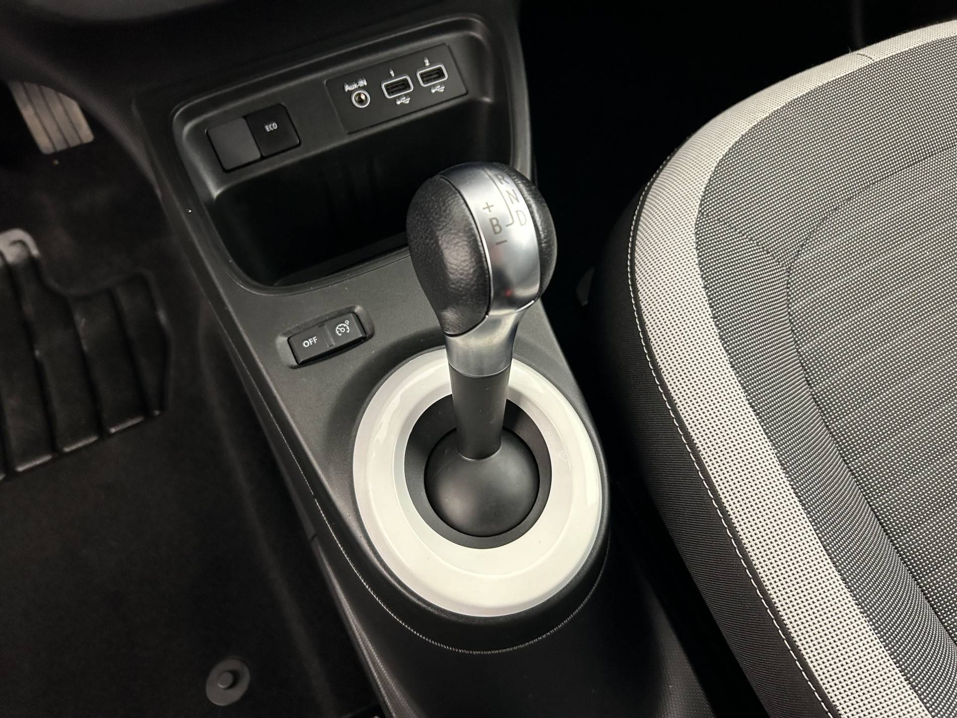 Vente en ligne Renault Twingo Electrique Twingo III E-Tech au prix de 11 690 €