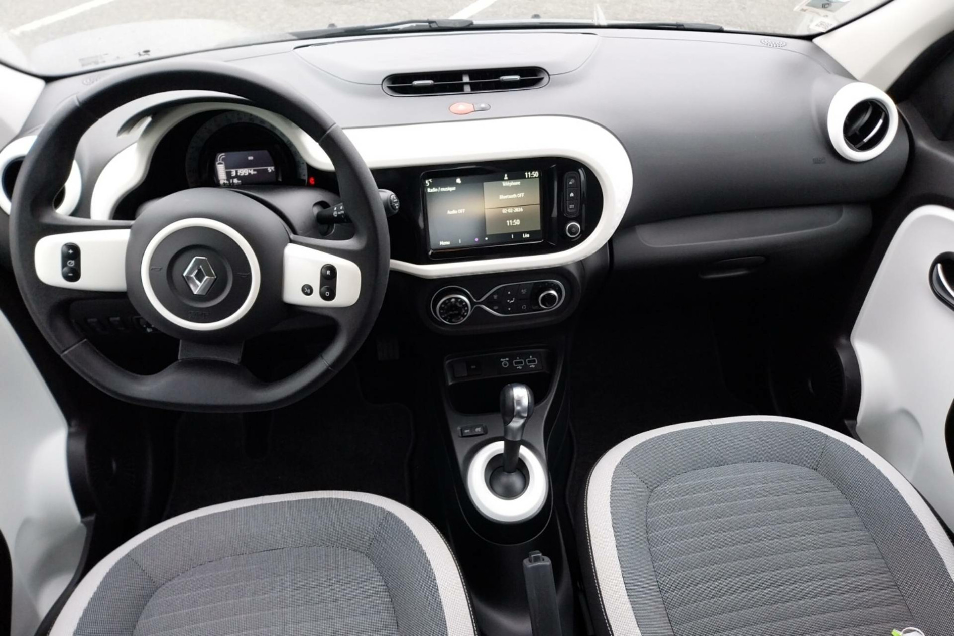 Vente en ligne Renault Twingo Electrique Twingo III E-Tech au prix de 11 690 €