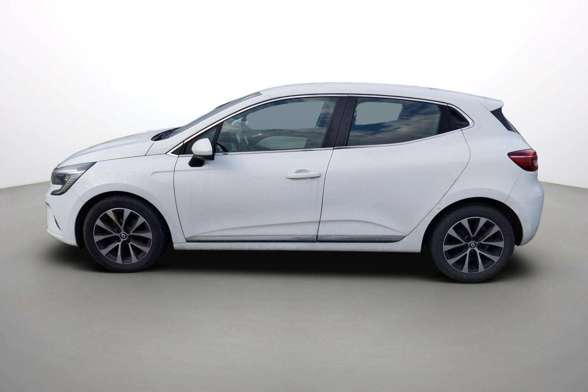 Vente en ligne Renault Clio 5 Clio TCe 90 - 21N au prix de 15 490 €