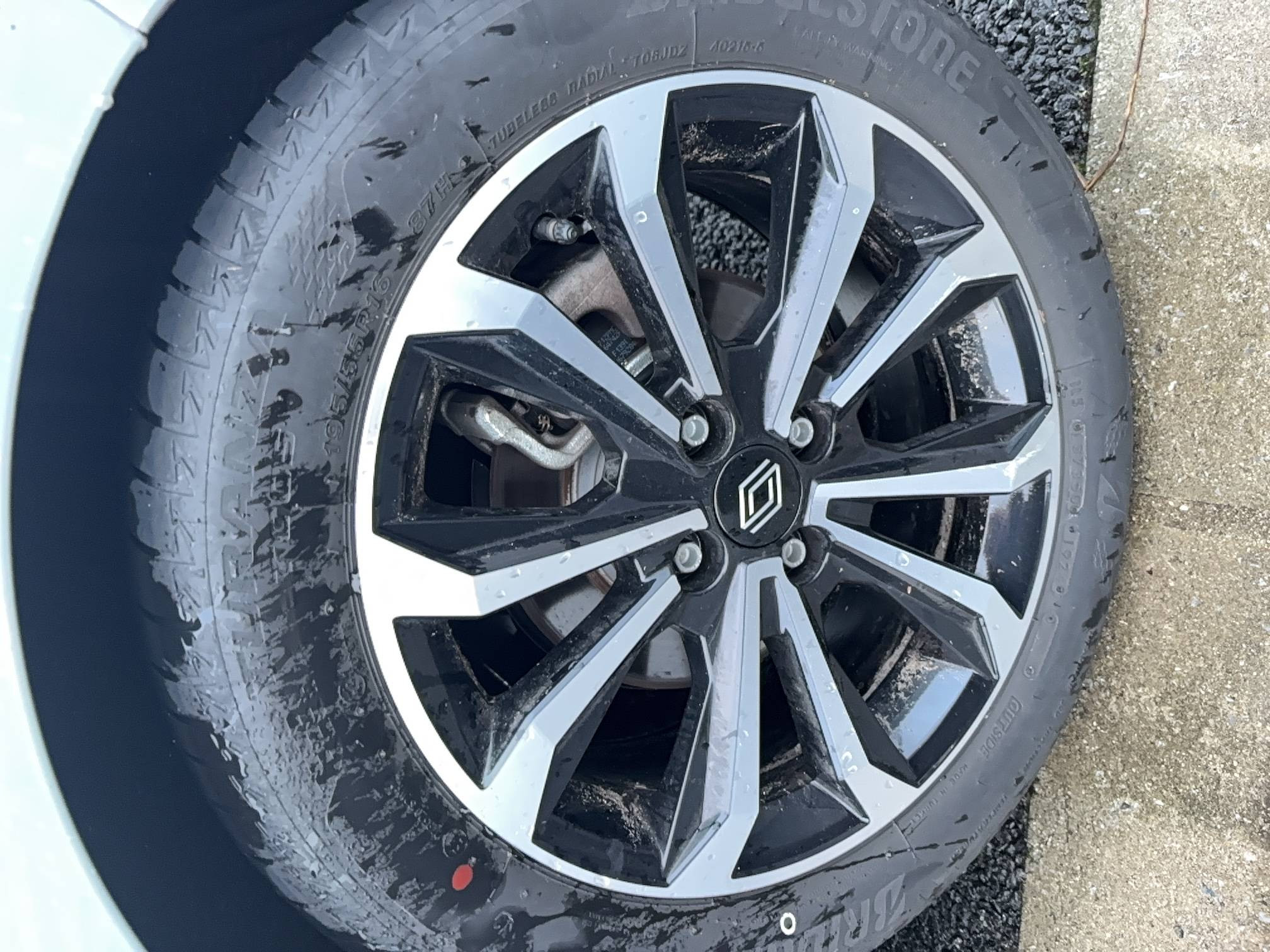 Vente en ligne Renault Clio 5 Clio E-Tech full hybrid 145 au prix de 21 990 €