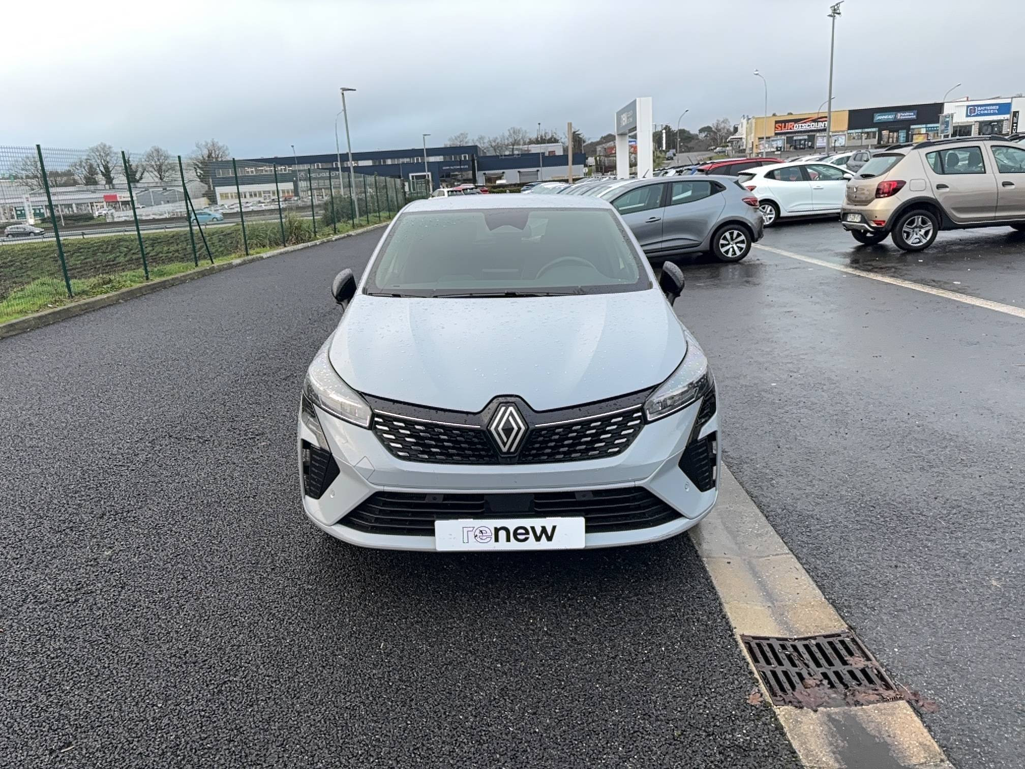 Vente en ligne Renault Clio 5 Clio E-Tech full hybrid 145 au prix de 21 990 €