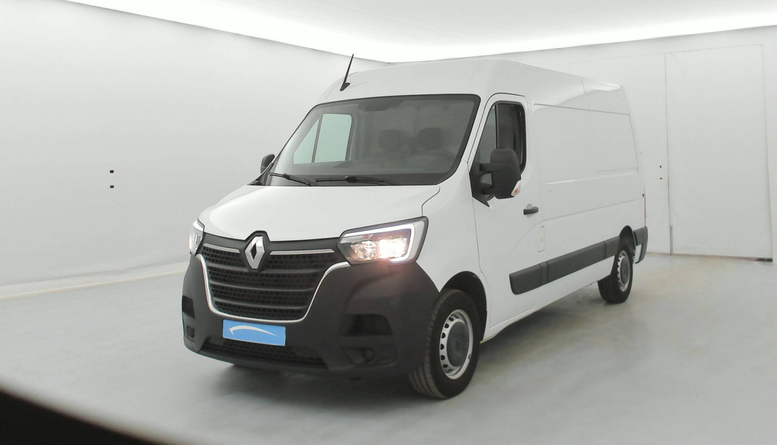 Renault Master Fourgon MASTER FGN TRAC F3500 L2H2 BLUE DCI 135 occasion de 2024 en vente à Lorient