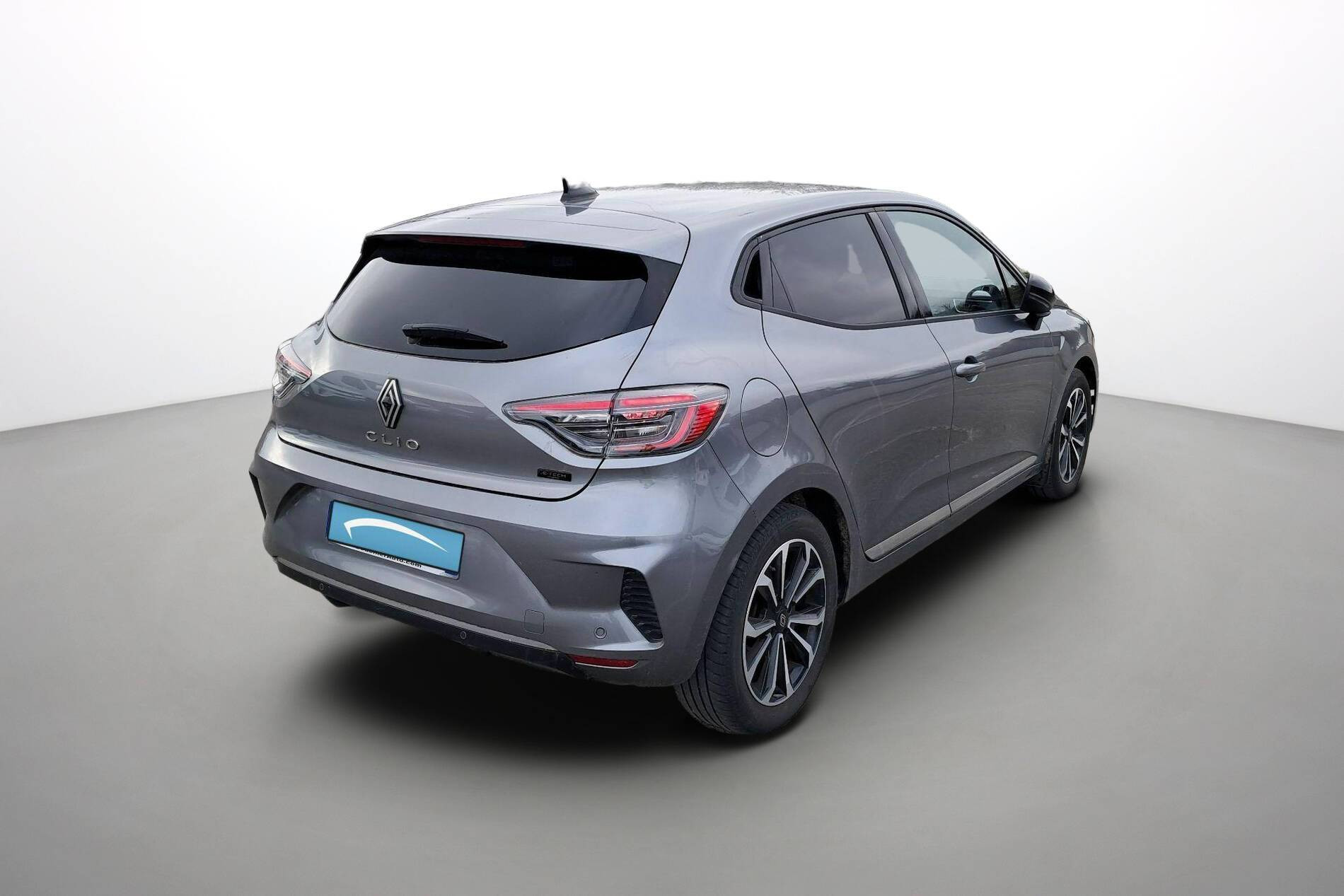 Vente en ligne Renault Clio 5 Clio E-Tech full hybrid 145 au prix de 17 990 €