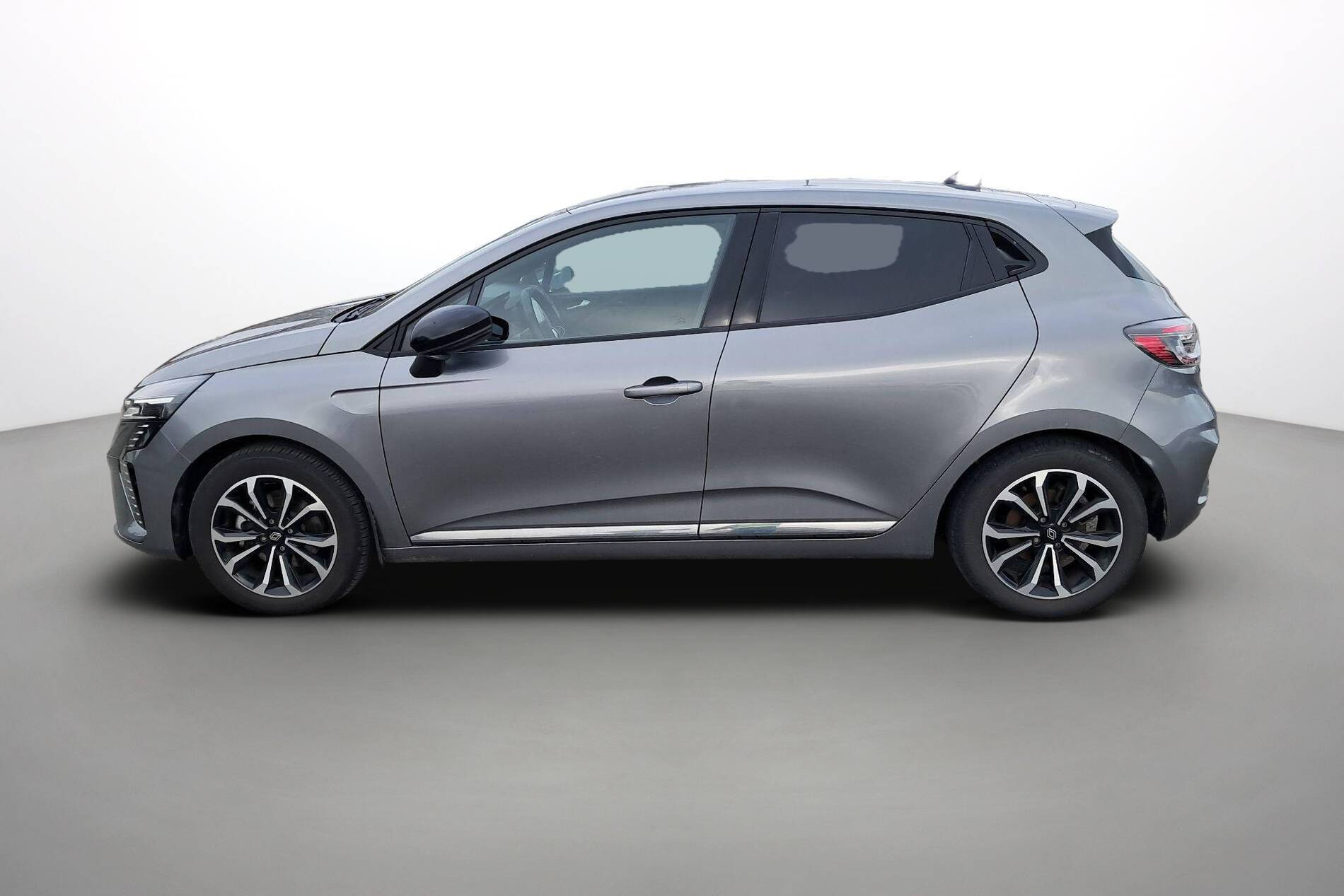 Vente en ligne Renault Clio 5 Clio E-Tech full hybrid 145 au prix de 17 990 €