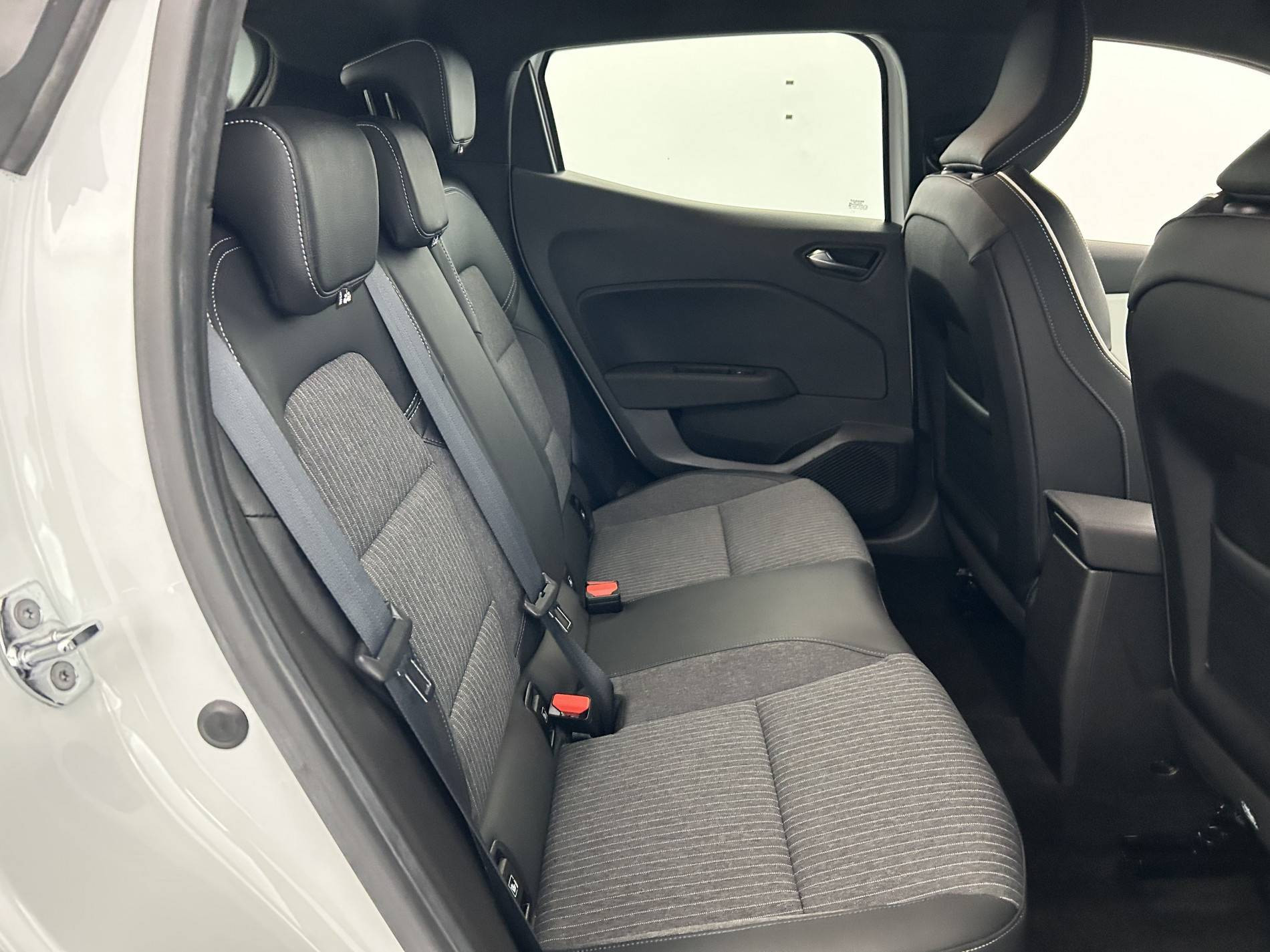 Vente en ligne Renault Clio 5 Clio TCe 90 - 21N au prix de 15 990 €