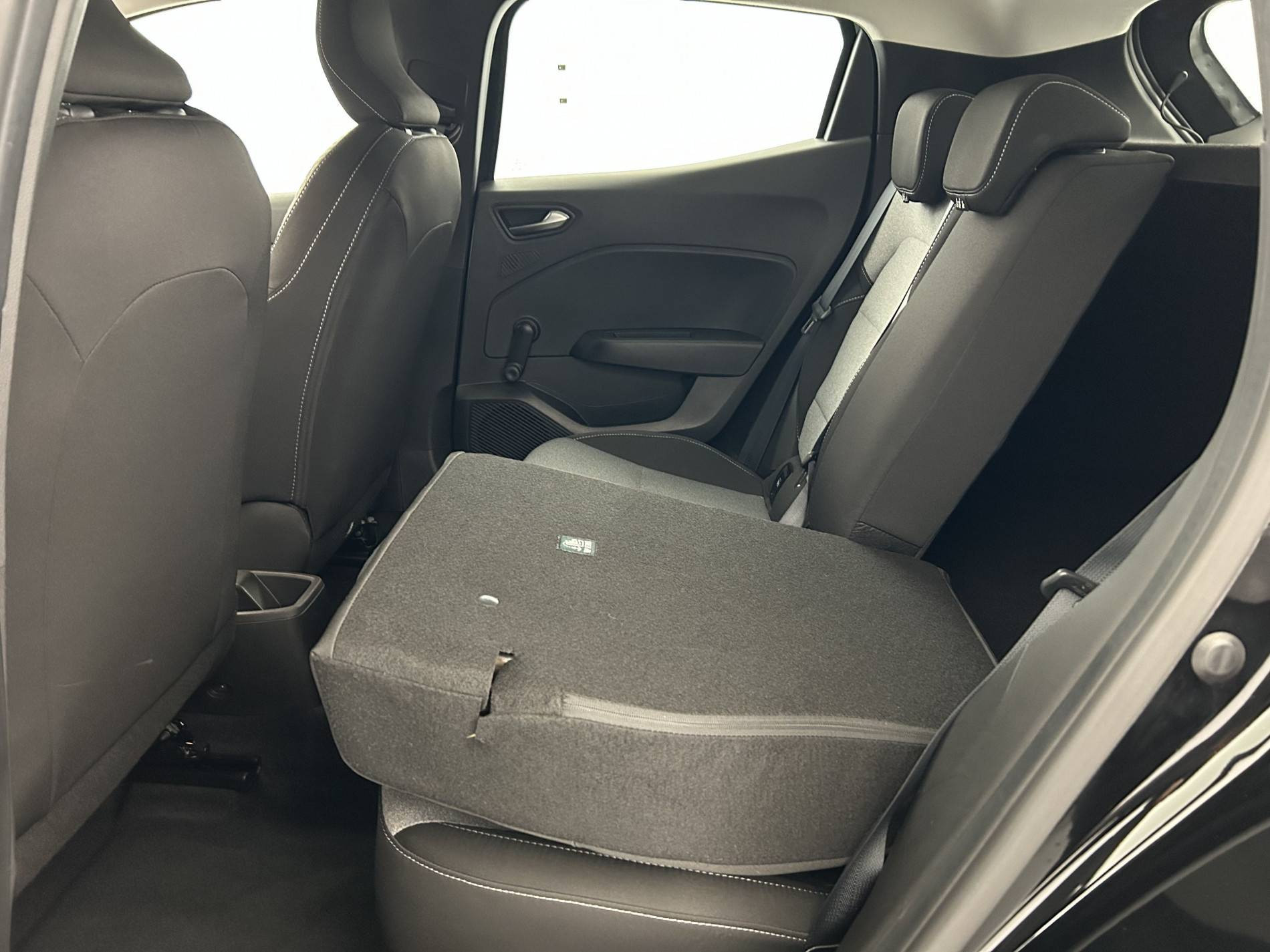 Vente en ligne Renault Clio 5 Clio Blue dCi 100 ch GSR2 au prix de 15 990 €