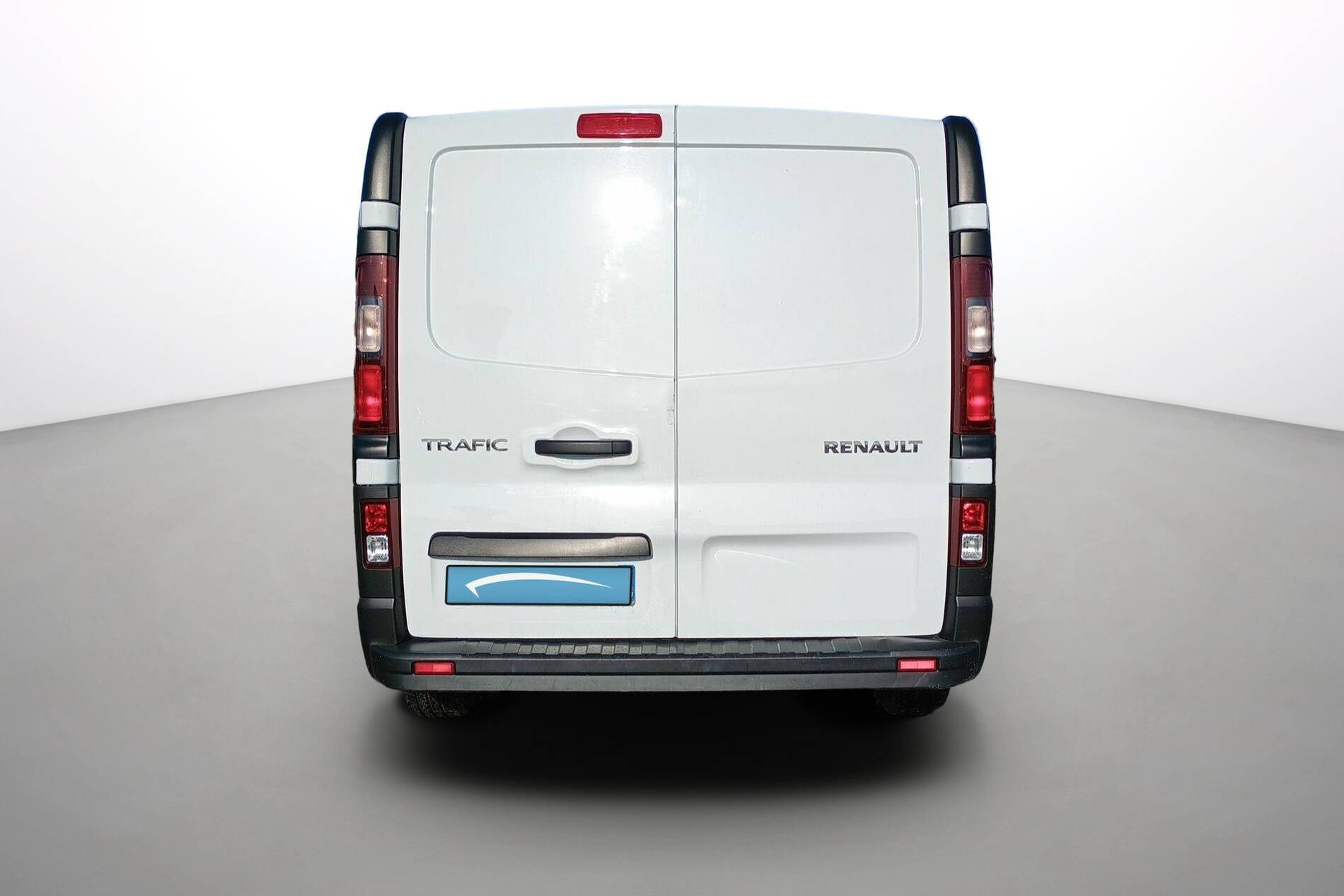 Vente en ligne Renault Trafic 3 Fourgon TRAFIC FG BLUE DCI 130 L1H1 3T GSR2 au prix de 24 590 €