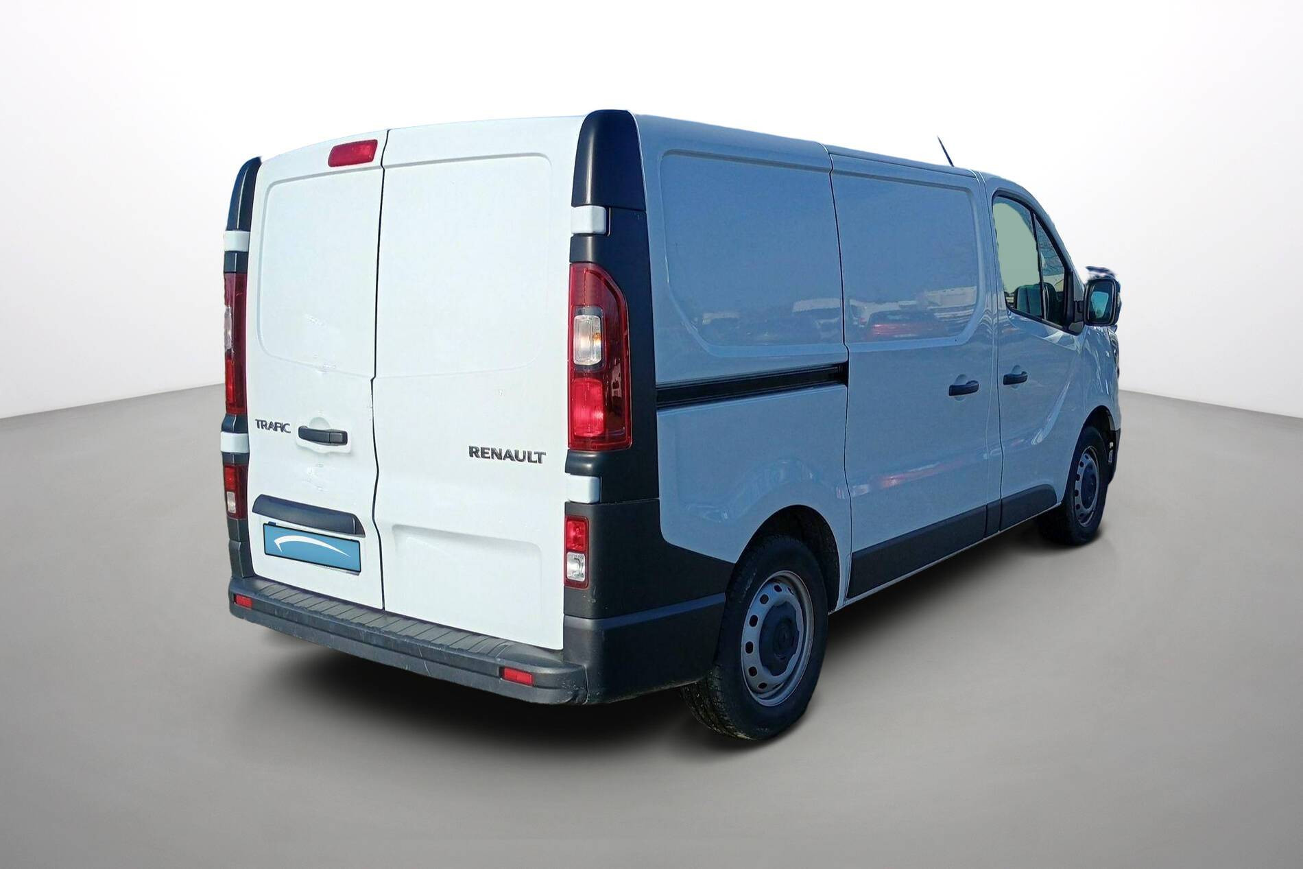 Vente en ligne Renault Trafic 3 Fourgon TRAFIC FG BLUE DCI 130 L1H1 3T GSR2 au prix de 24 590 €