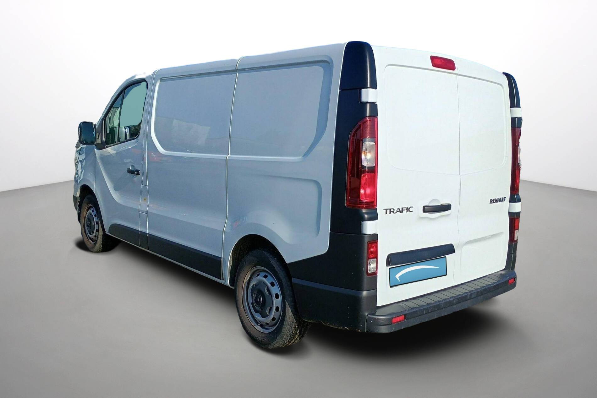 Vente en ligne Renault Trafic 3 Fourgon TRAFIC FG BLUE DCI 130 L1H1 3T GSR2 au prix de 24 590 €