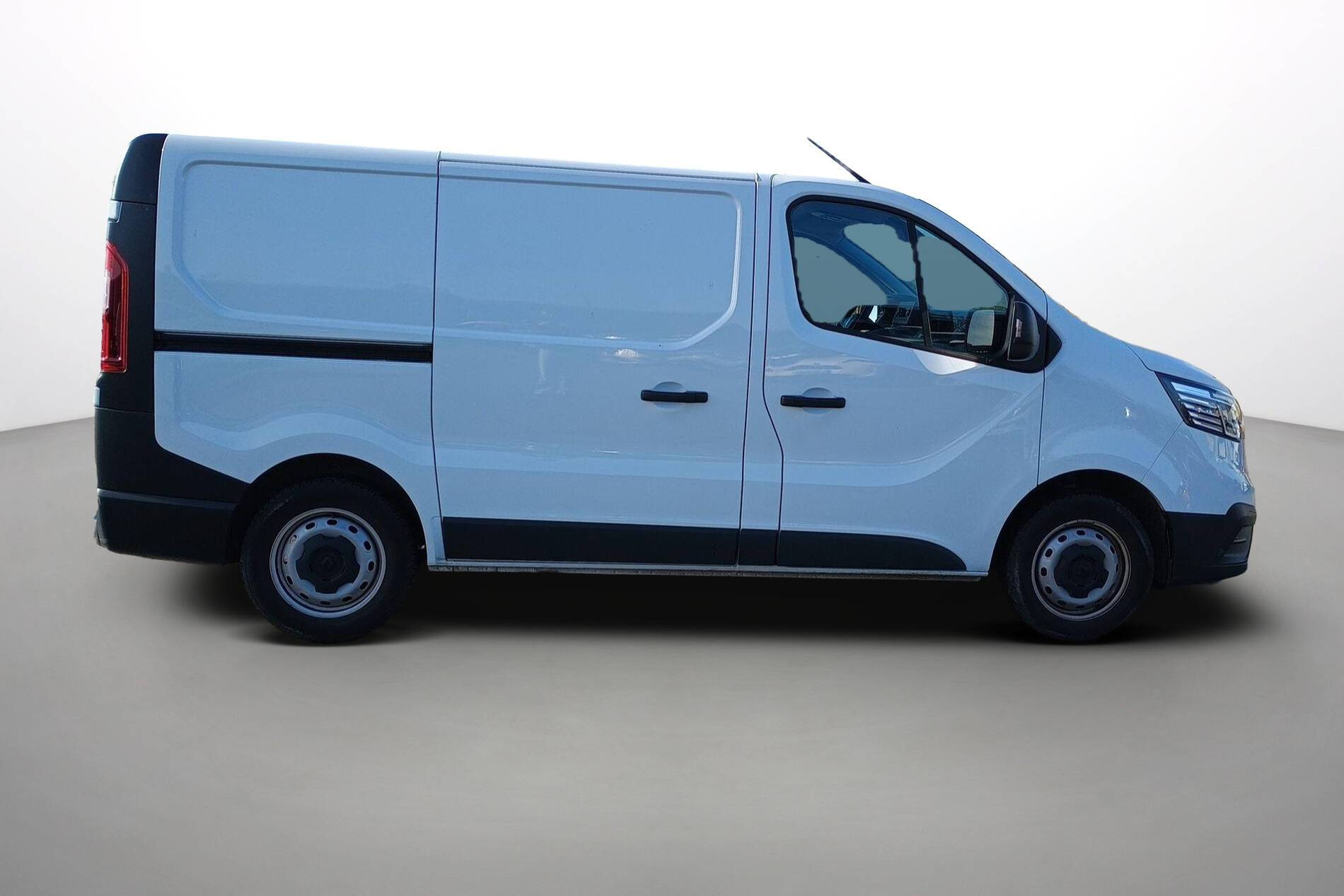 Vente en ligne Renault Trafic 3 Fourgon TRAFIC FG BLUE DCI 130 L1H1 3T GSR2 au prix de 24 590 €