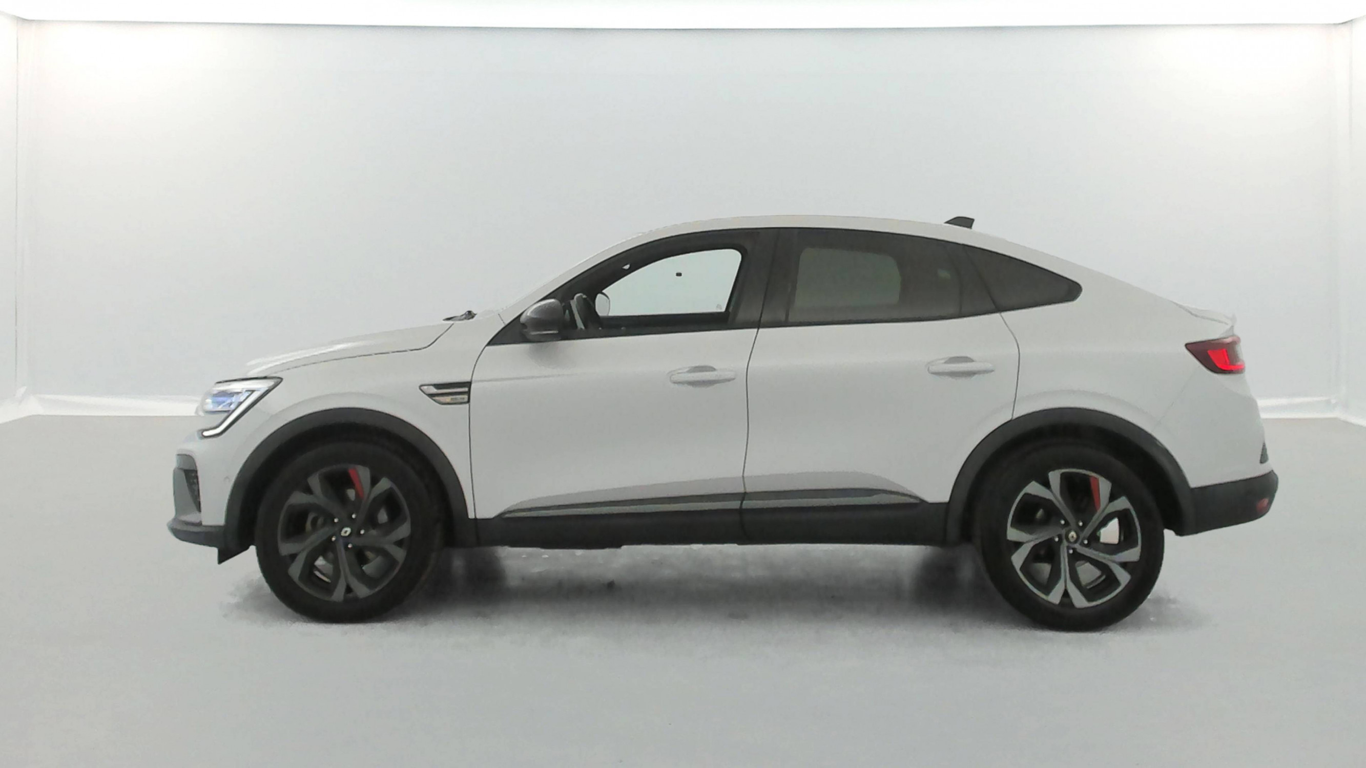 Vente en ligne Renault Arkana  E-Tech 145 - 21B au prix de 21 990 €