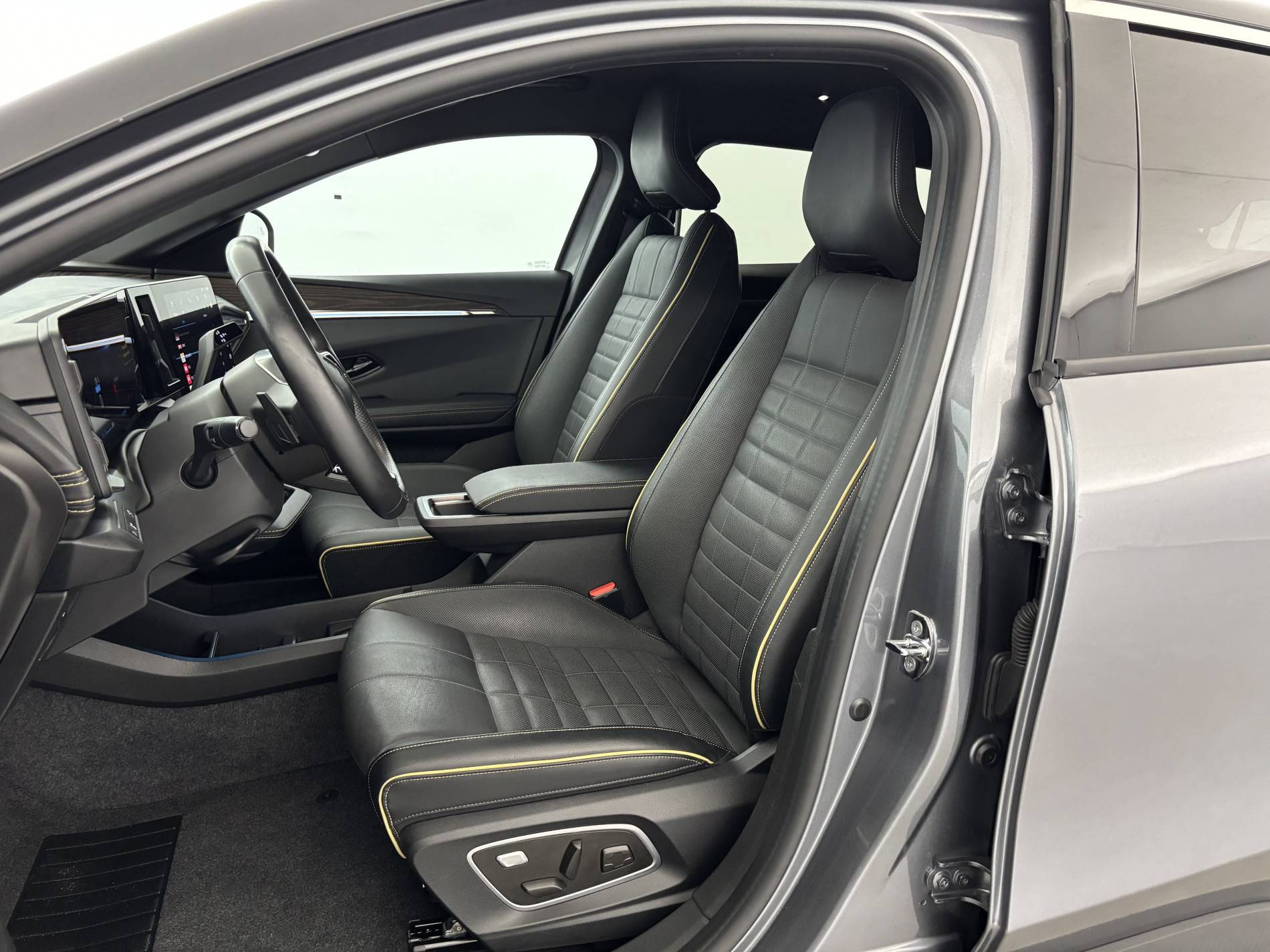 Vente en ligne Renault Megane E-Tech  EV40 130ch standard charge au prix de 19 490 €