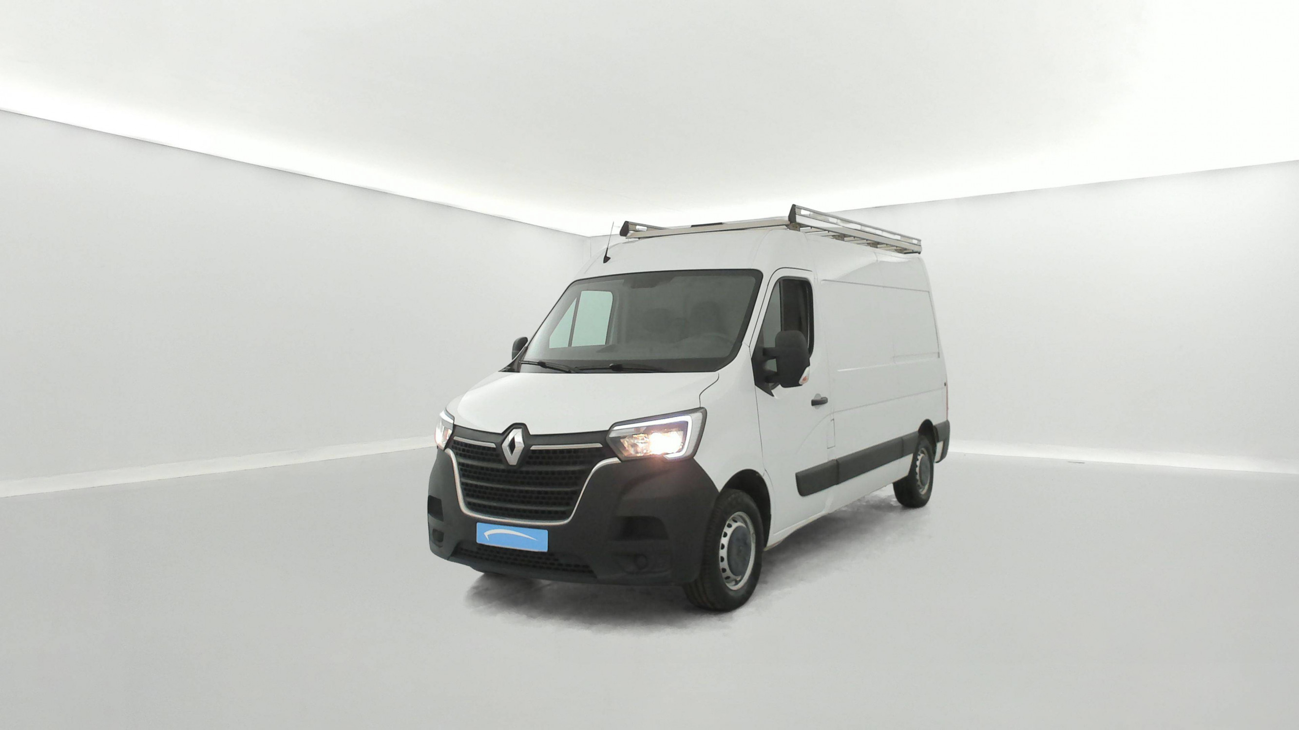Renault Master Fourgon MASTER FGN TRAC F3300 L2H2 BLUE DCI 135 occasion de 2022 en vente à Lorient