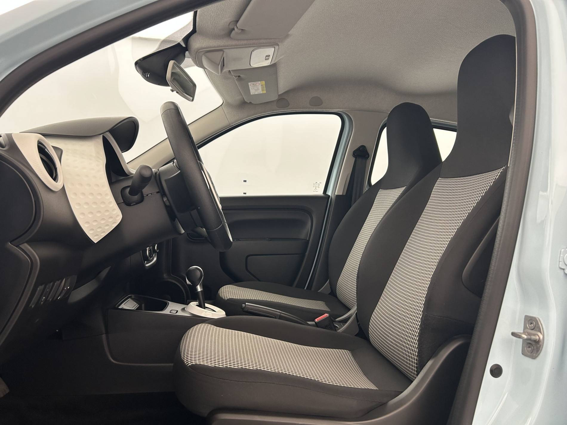 Vente en ligne Renault Twingo Electrique Twingo III E-Tech au prix de 11 490 €