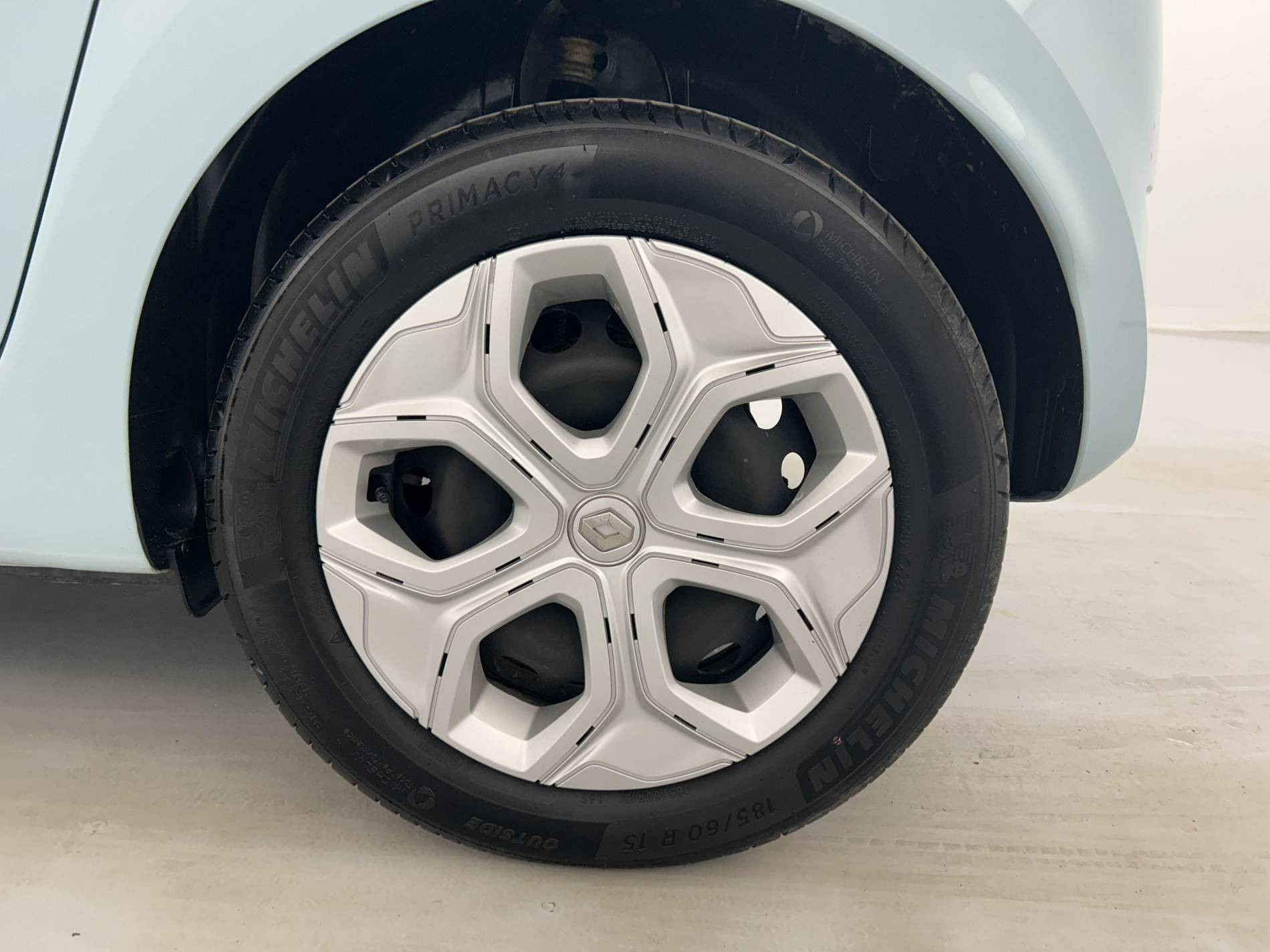 Vente en ligne Renault Twingo Electrique Twingo III E-Tech au prix de 11 490 €