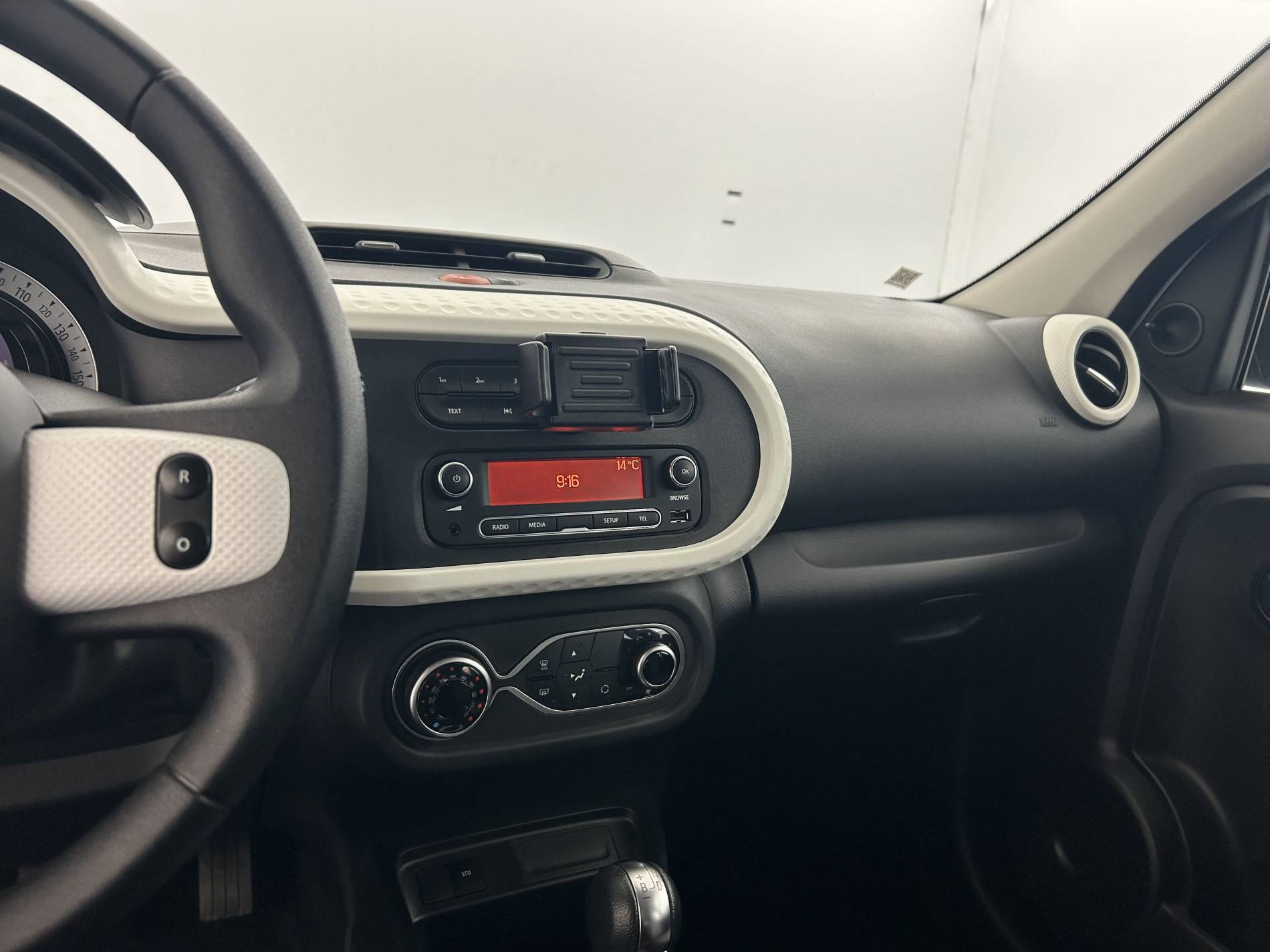 Vente en ligne Renault Twingo Electrique Twingo III E-Tech au prix de 11 490 €