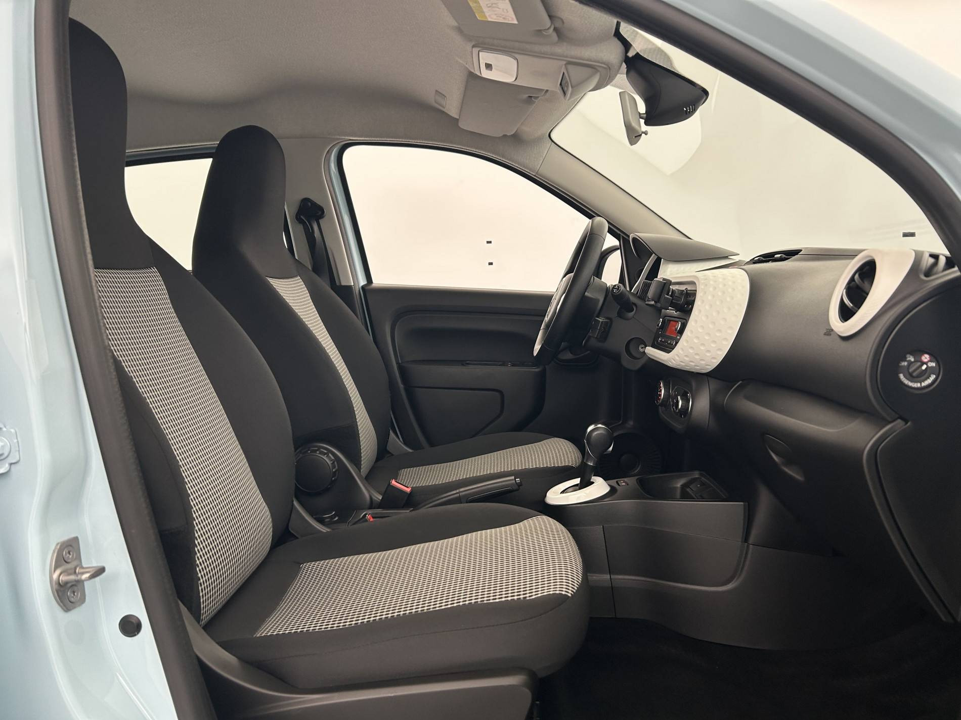 Vente en ligne Renault Twingo Electrique Twingo III E-Tech au prix de 11 490 €