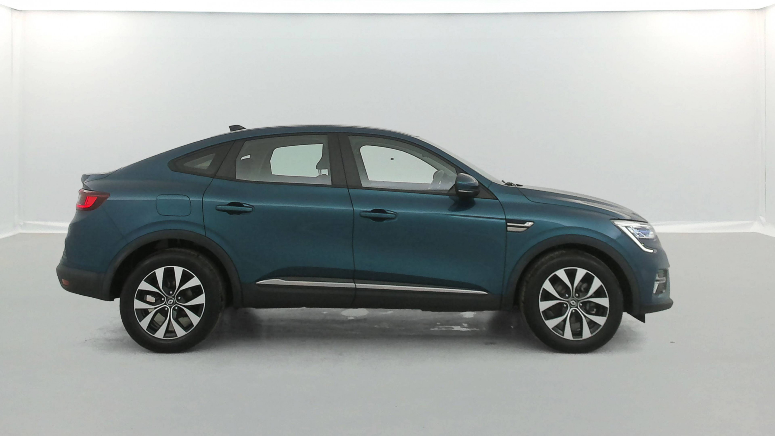 Vente en ligne Renault Arkana  E-Tech 145 au prix de 16 790 €