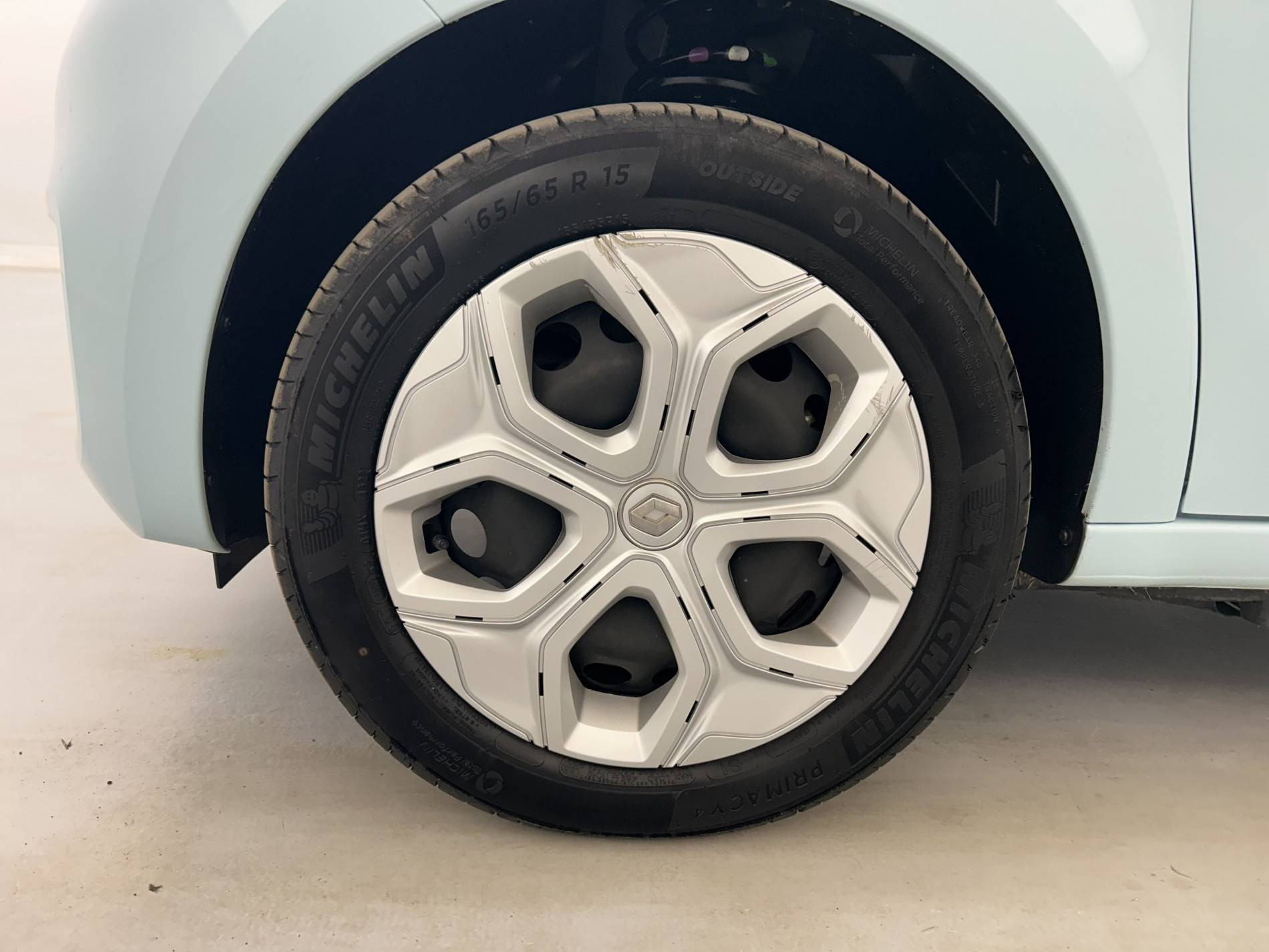 Vente en ligne Renault Twingo Electrique Twingo III E-Tech au prix de 11 490 €