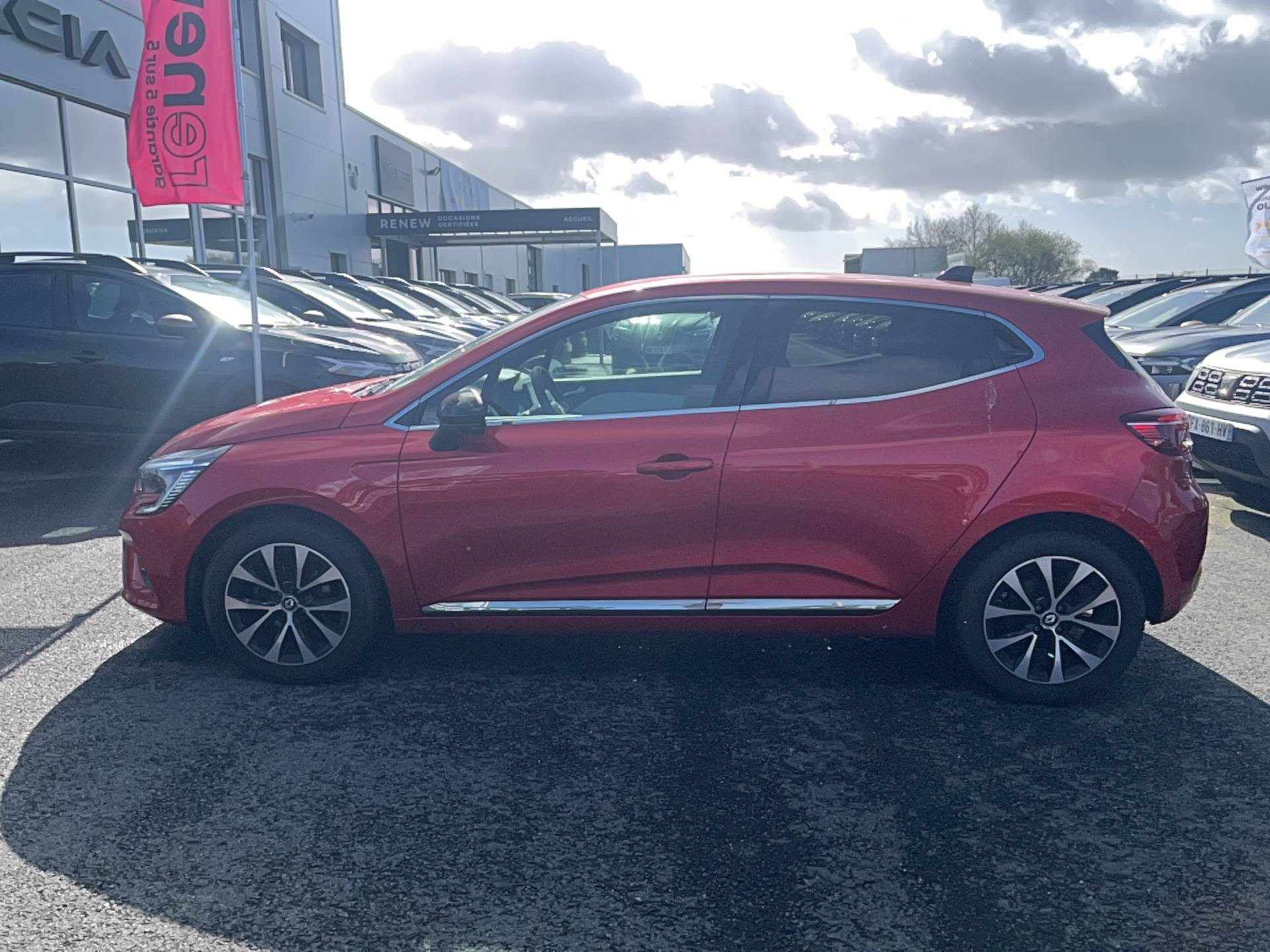 Vente en ligne Renault Clio 5 Clio TCe 90 au prix de 16 490 €