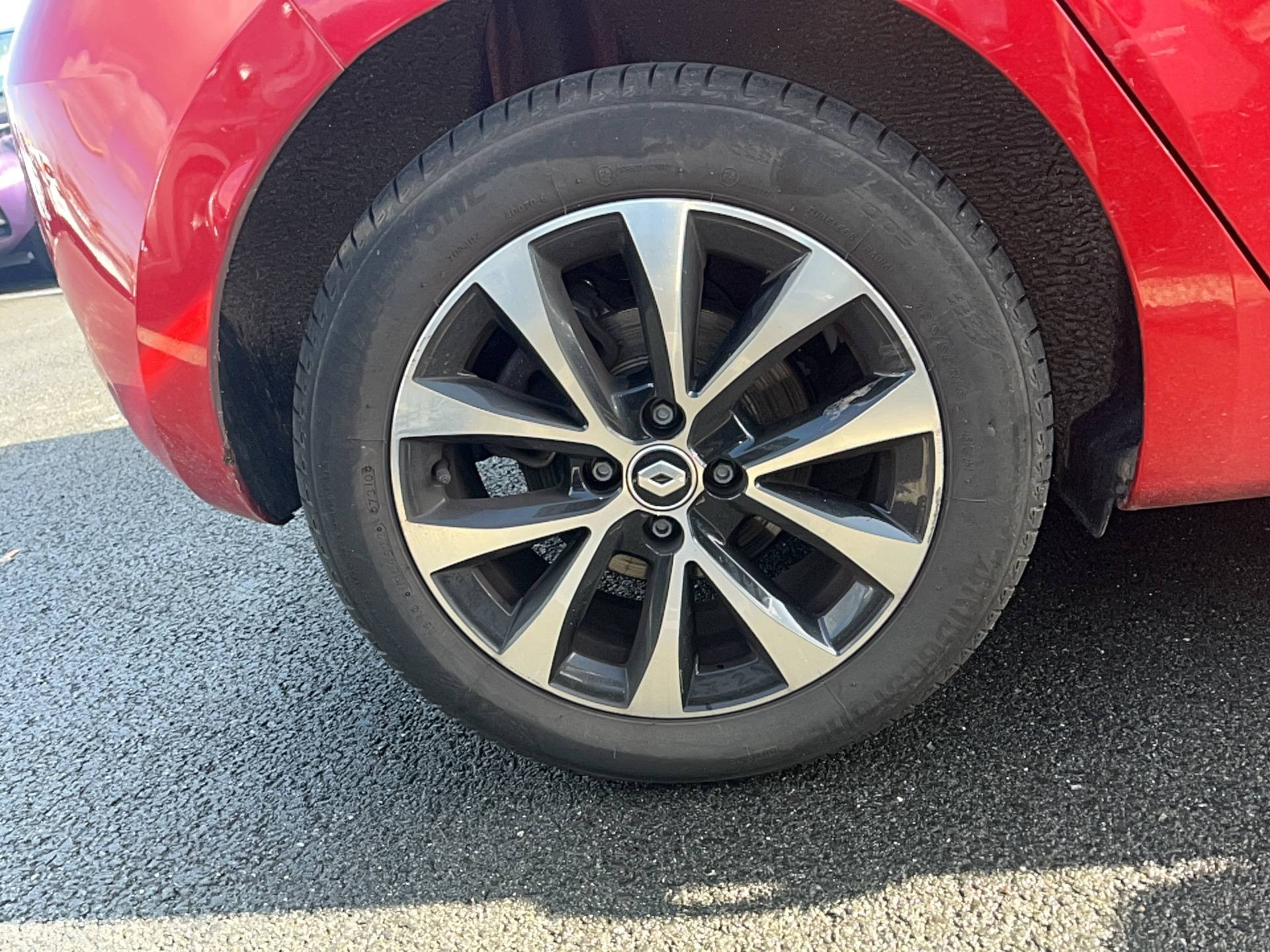 Vente en ligne Renault Clio 5 Clio TCe 90 au prix de 16 490 €