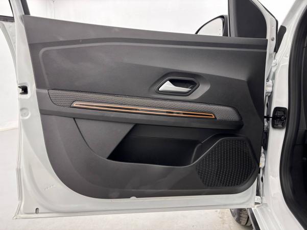 Vente en ligne Dacia Sandero  ECO-G 100 au prix de 15 890 €