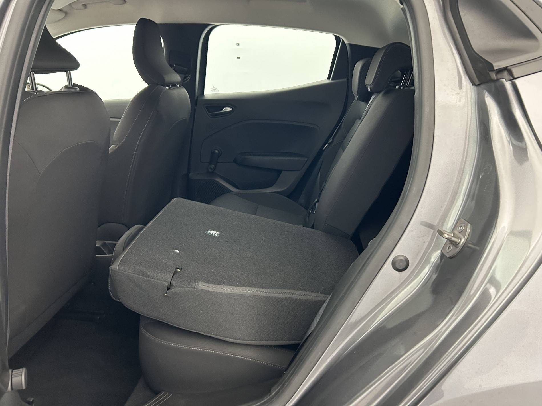 Vente en ligne Renault Clio 5 Clio TCe 90 au prix de 15 690 €