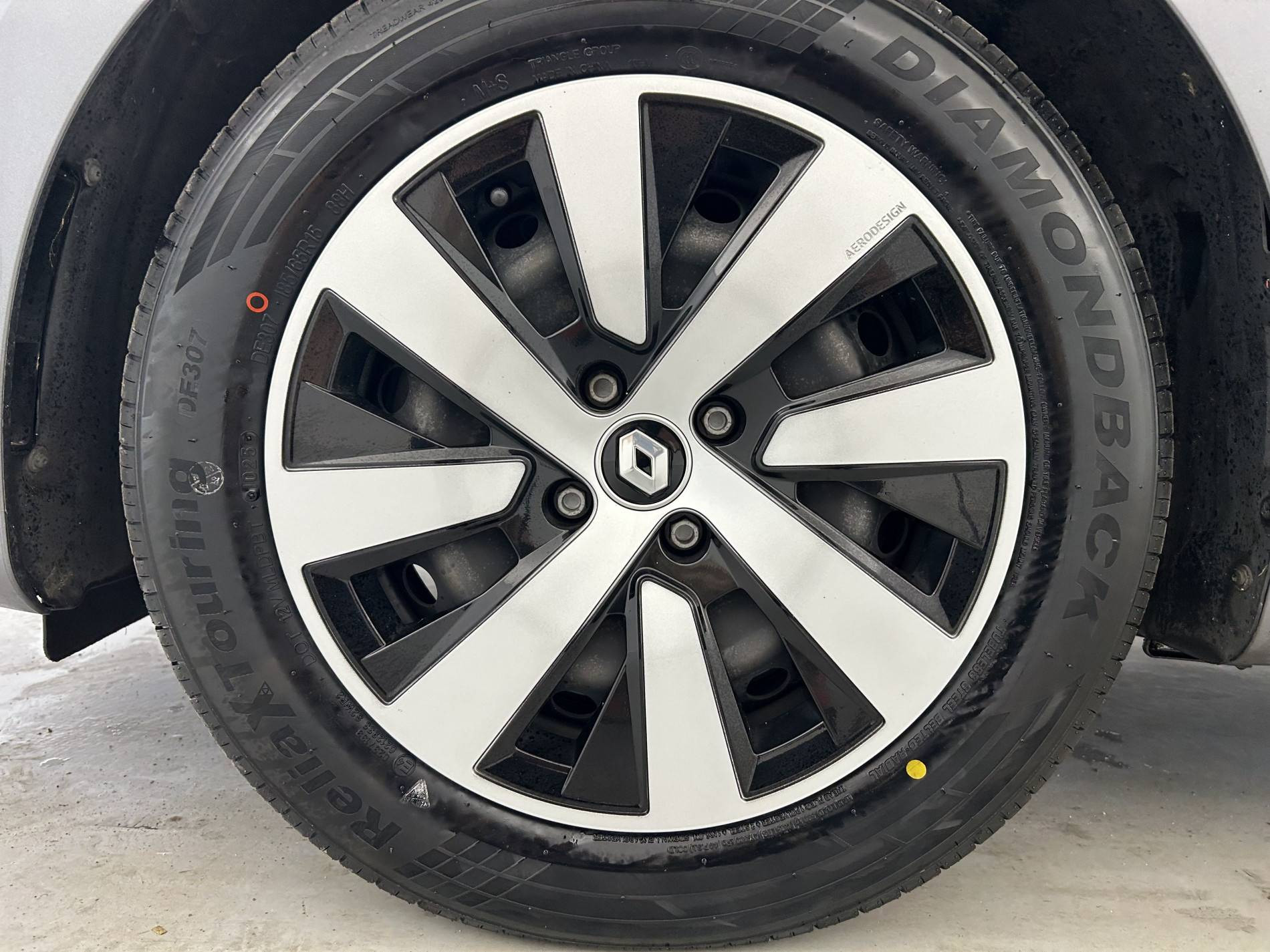 Vente en ligne Renault Clio 5 Clio TCe 90 au prix de 15 990 €